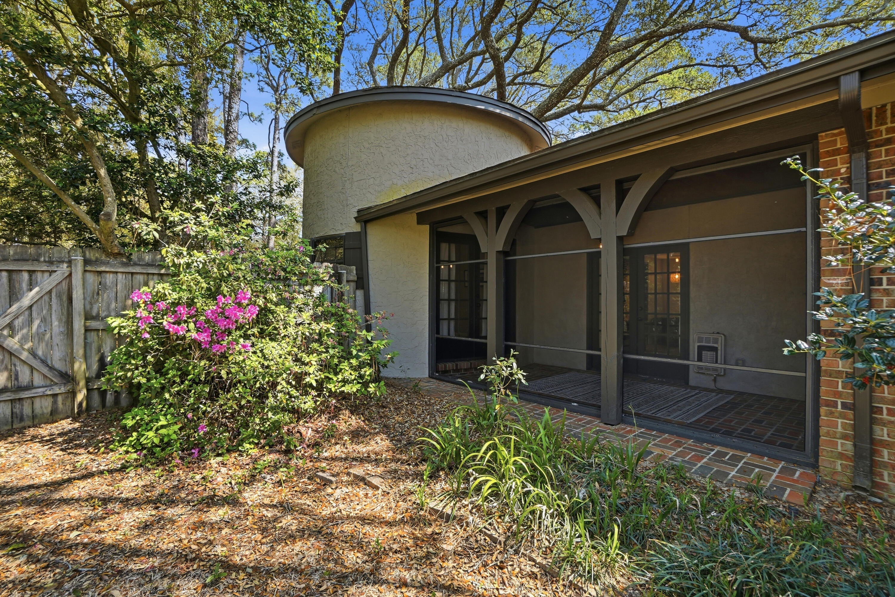 ROCKY BAYOU COUNTRY CLUB ESTATES 1 - Residential