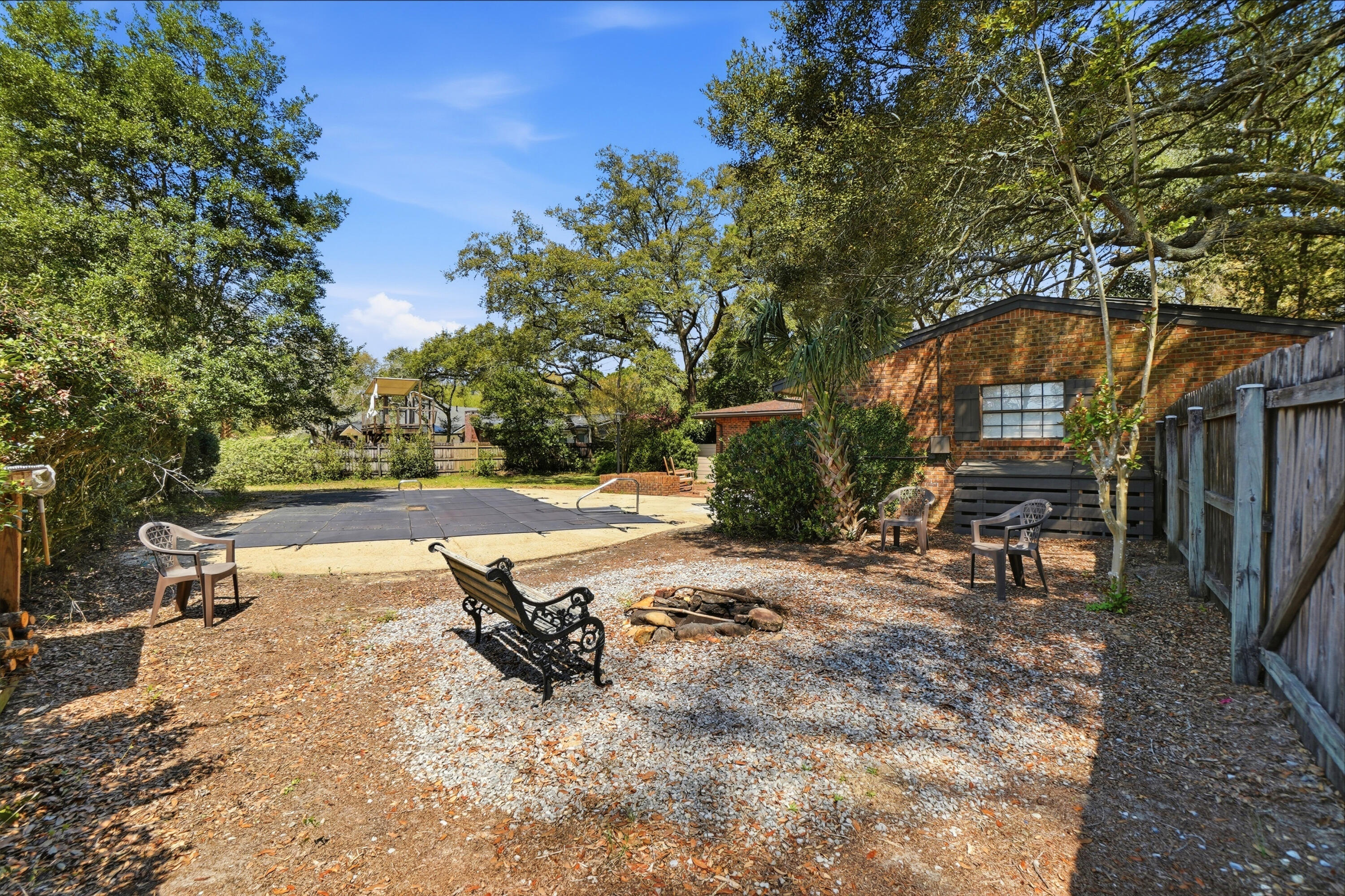 ROCKY BAYOU COUNTRY CLUB ESTATES 1 - Residential