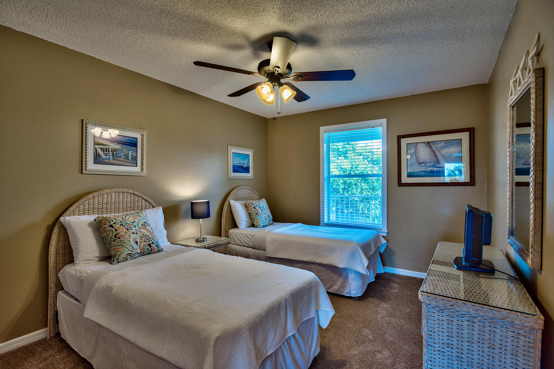 BEACHSIDE VILLAS CONDO - Residential