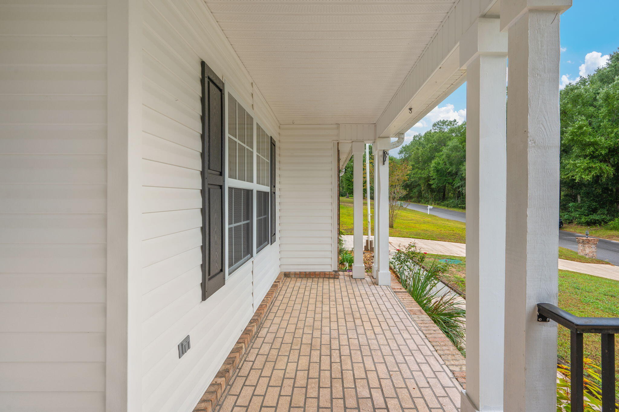 COUNTRY CLUB ESTATES 1 OF CRESTVIEW - Residential