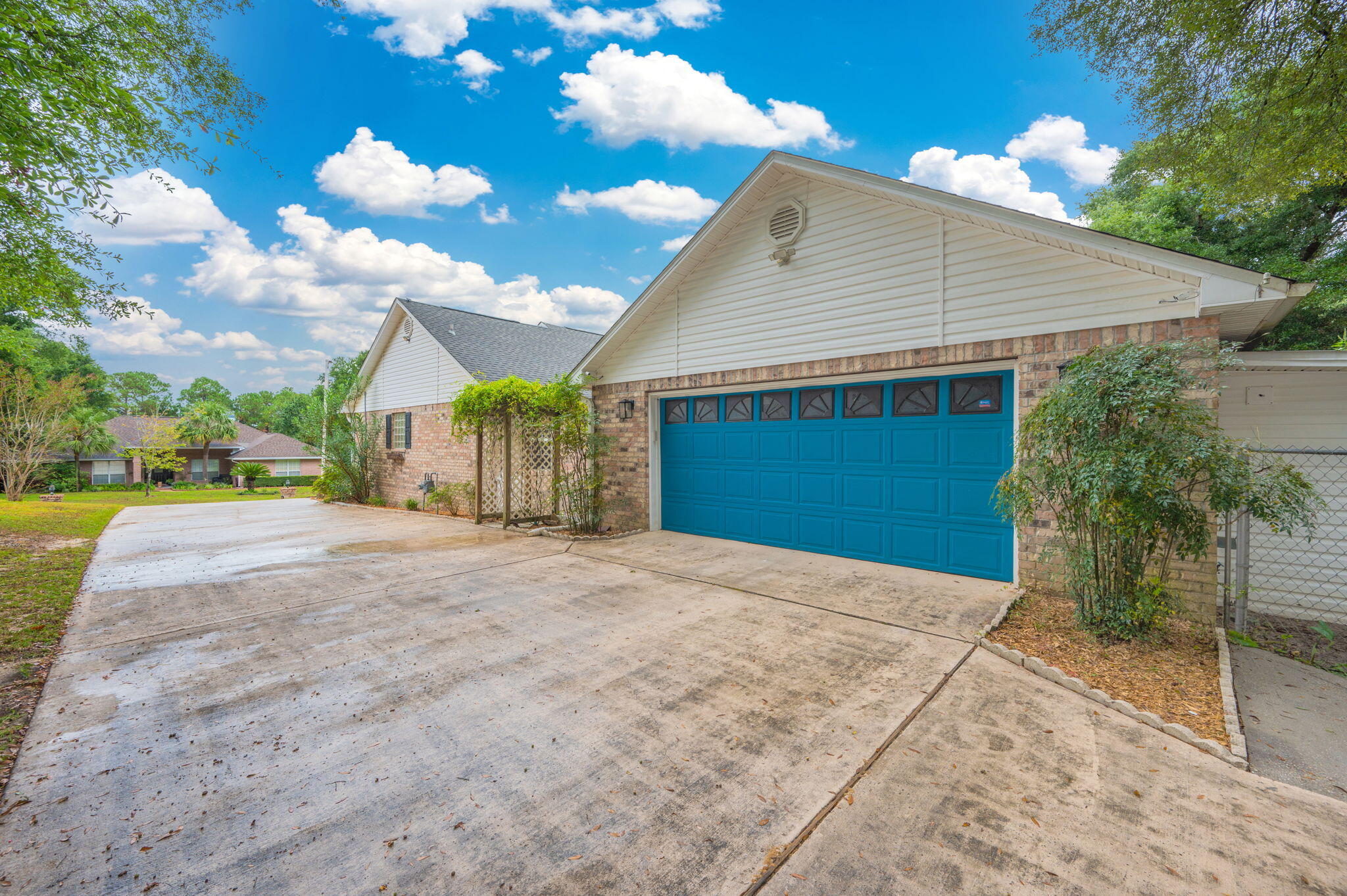 COUNTRY CLUB ESTATES 1 OF CRESTVIEW - Residential