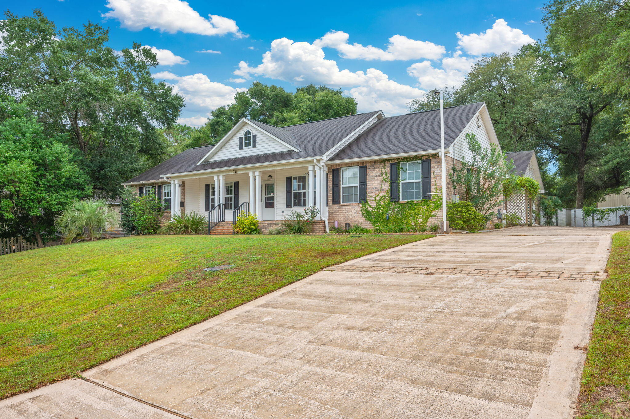 COUNTRY CLUB ESTATES 1 OF CRESTVIEW - Residential