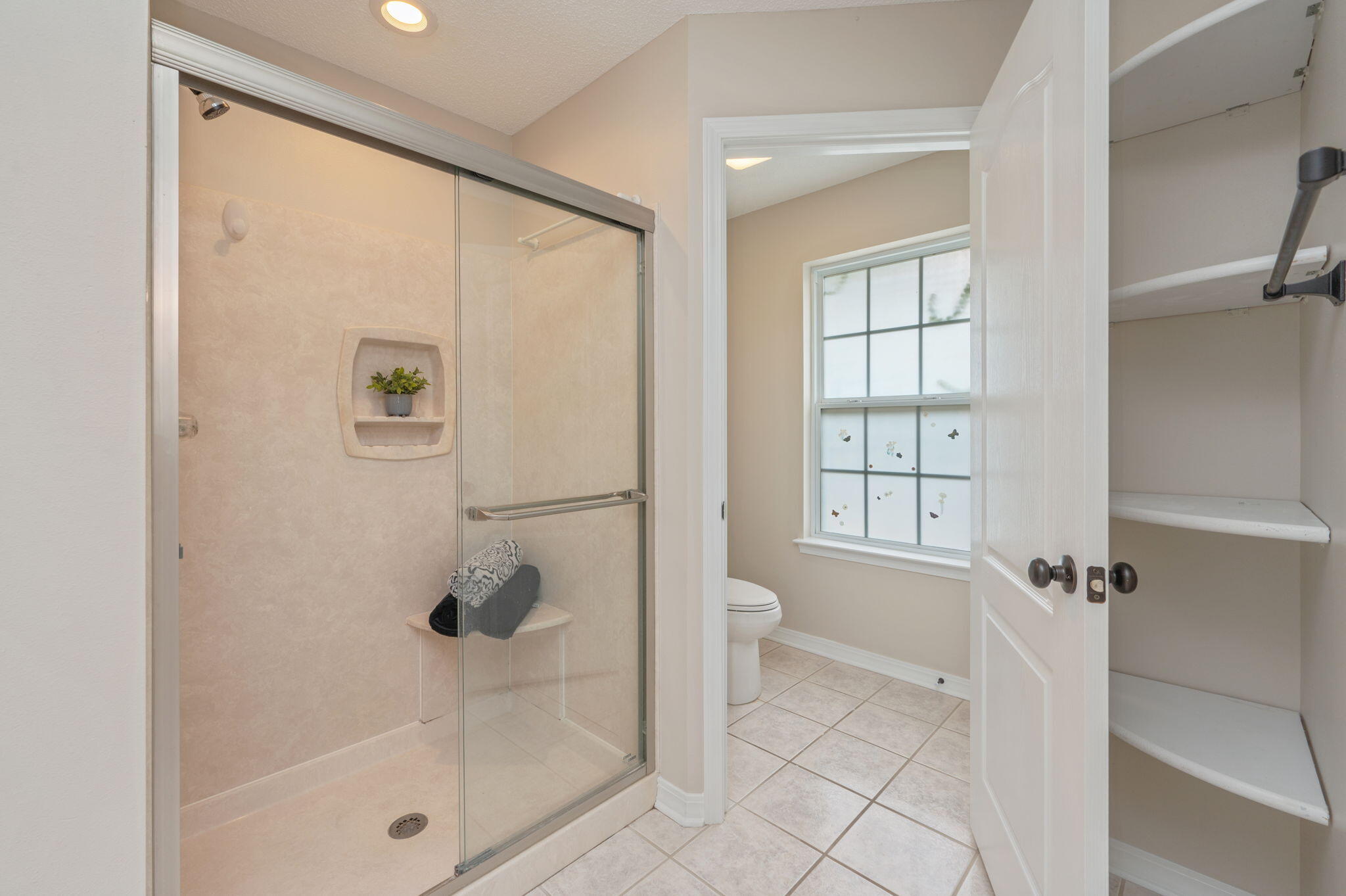 COUNTRY CLUB ESTATES 1 OF CRESTVIEW - Residential