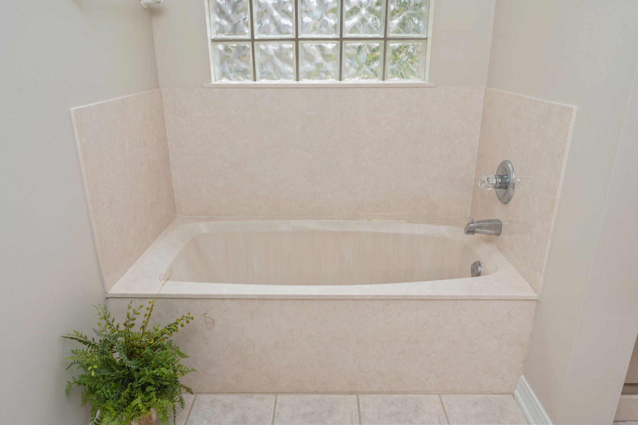 COUNTRY CLUB ESTATES 1 OF CRESTVIEW - Residential