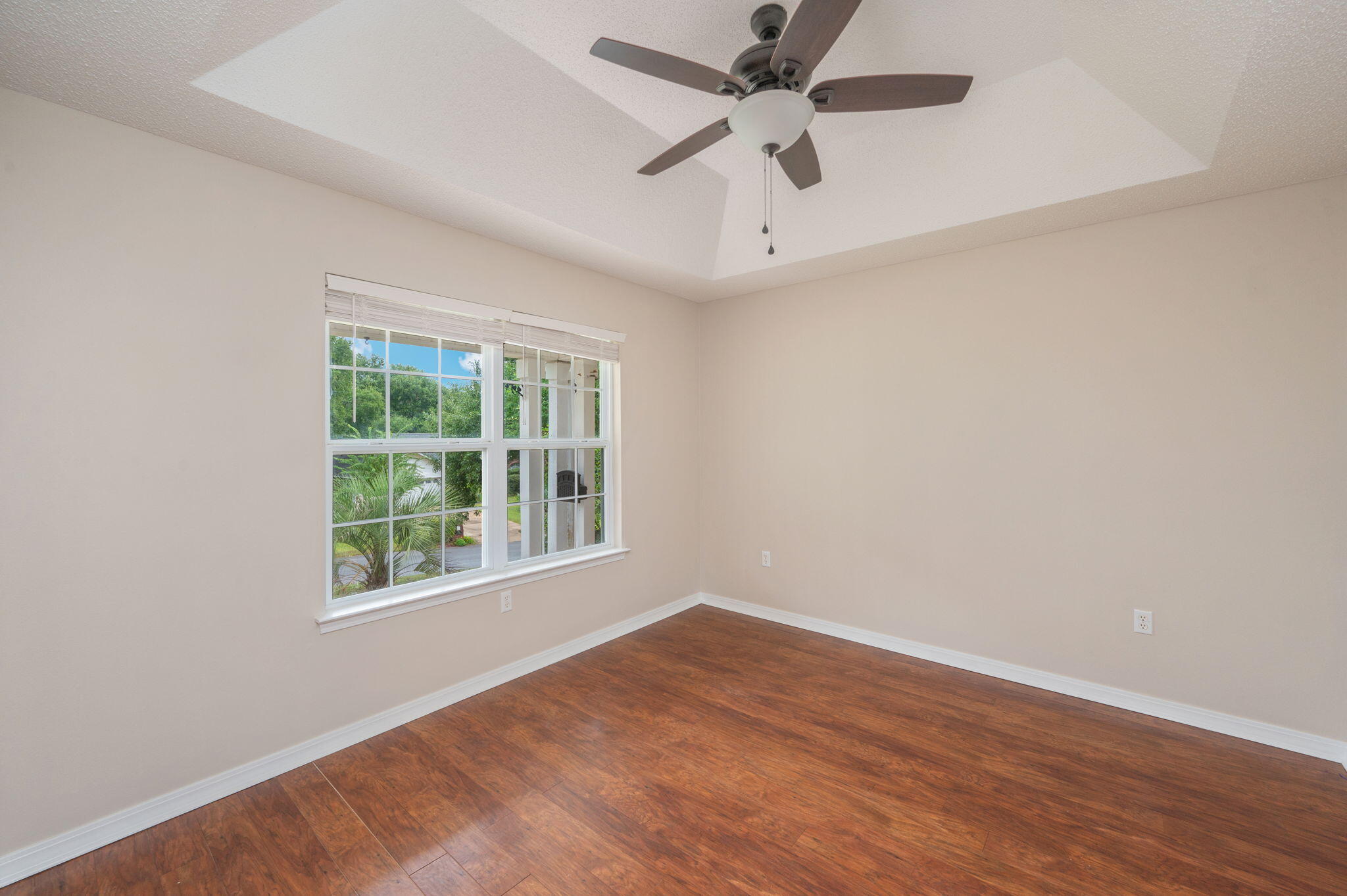 COUNTRY CLUB ESTATES 1 OF CRESTVIEW - Residential
