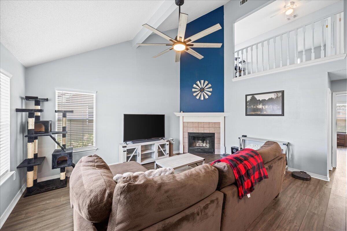 VILLAGE WEST - Residential