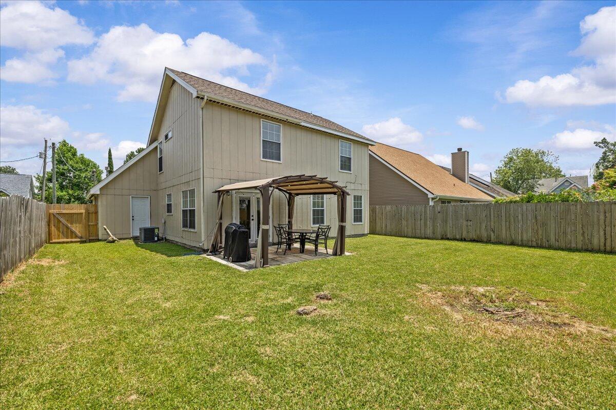 VILLAGE WEST - Residential