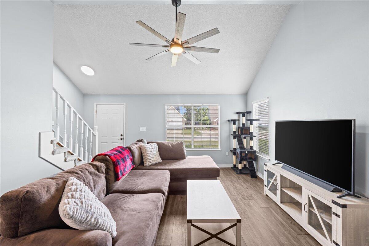 VILLAGE WEST - Residential
