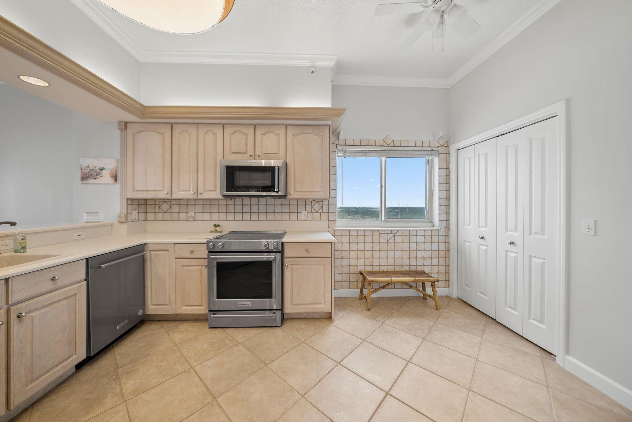 Grande Surf Club Condo - Residential