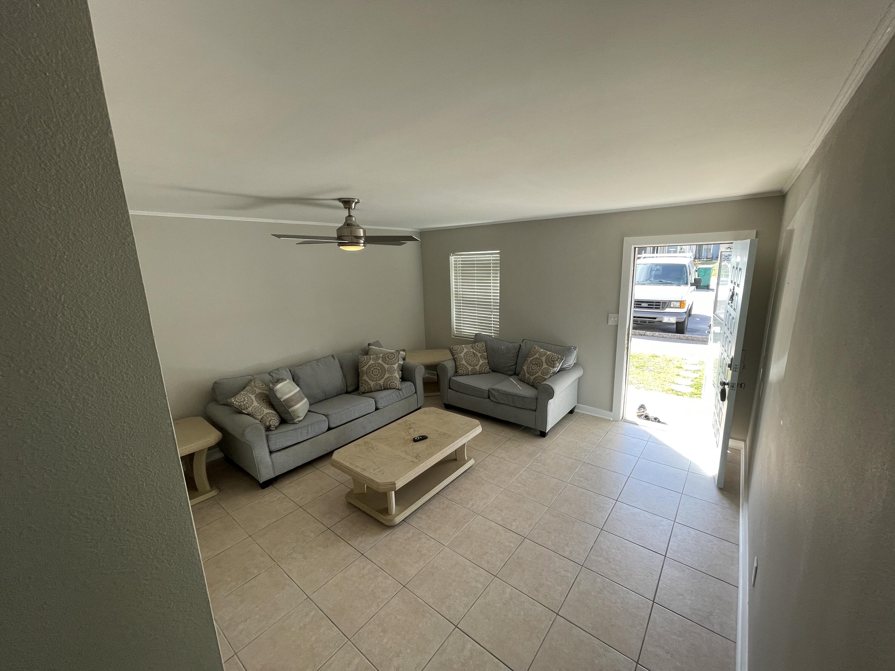 PORT DIXIE - Residential Lease