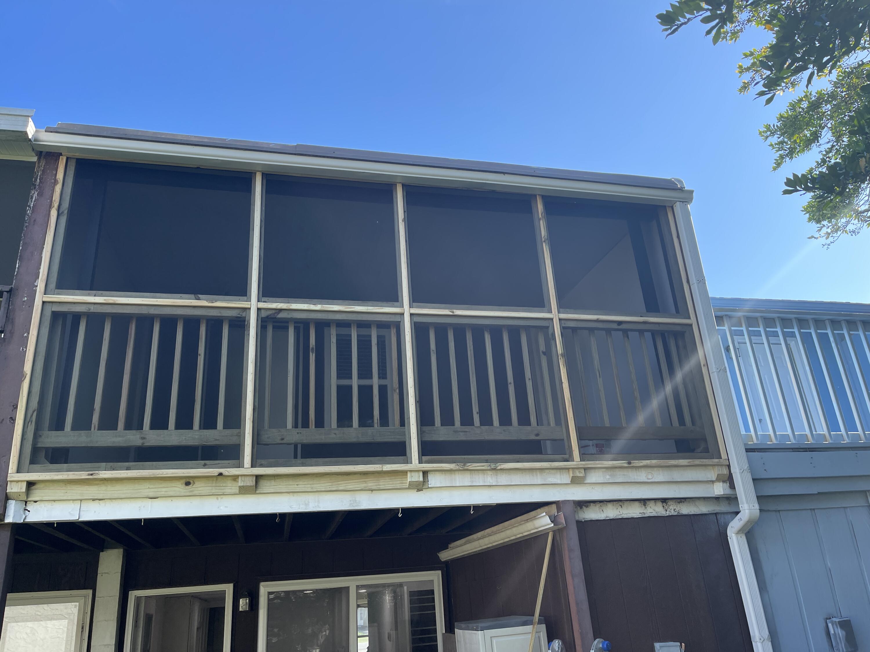 PORT DIXIE - Residential Lease