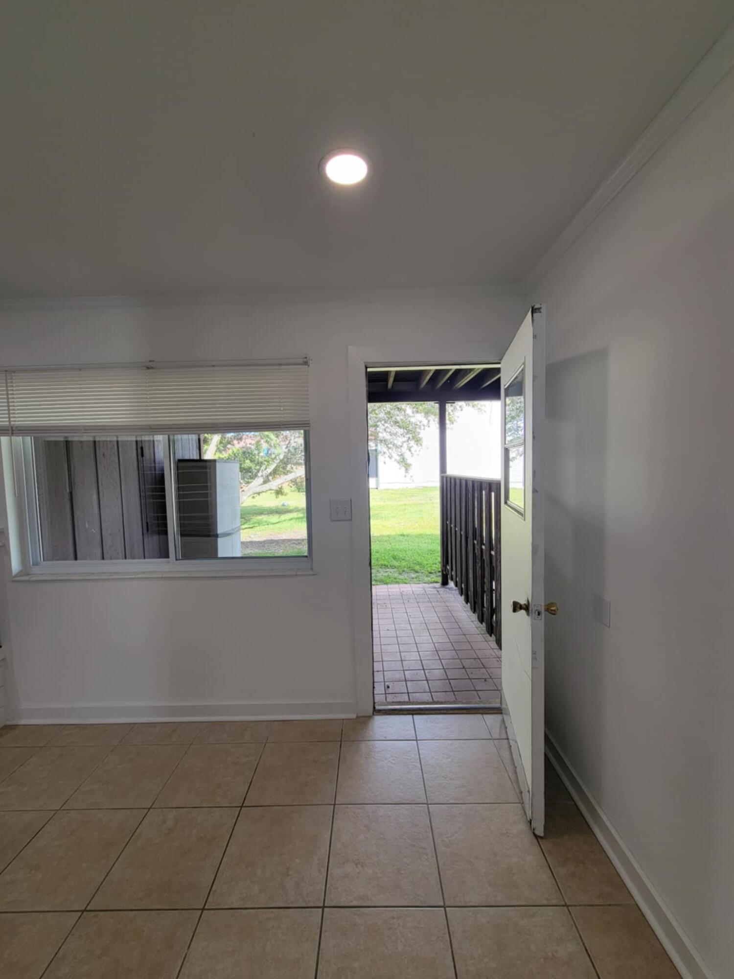 PORT DIXIE - Residential Lease