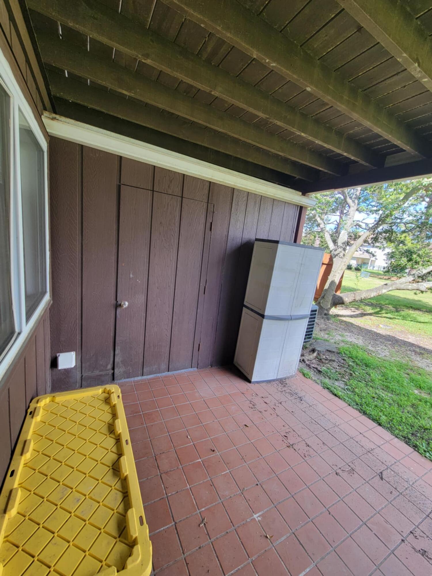 PORT DIXIE - Residential Lease
