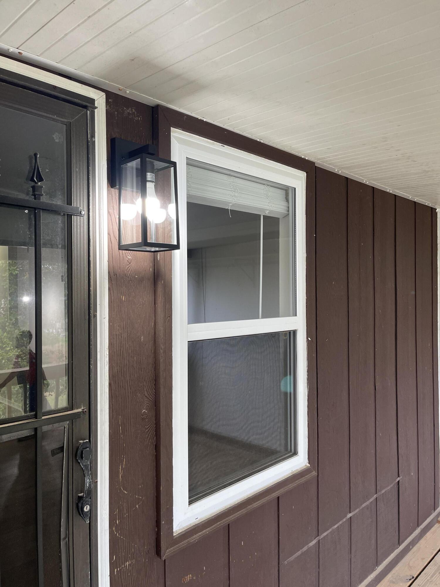 PORT DIXIE - Residential Lease