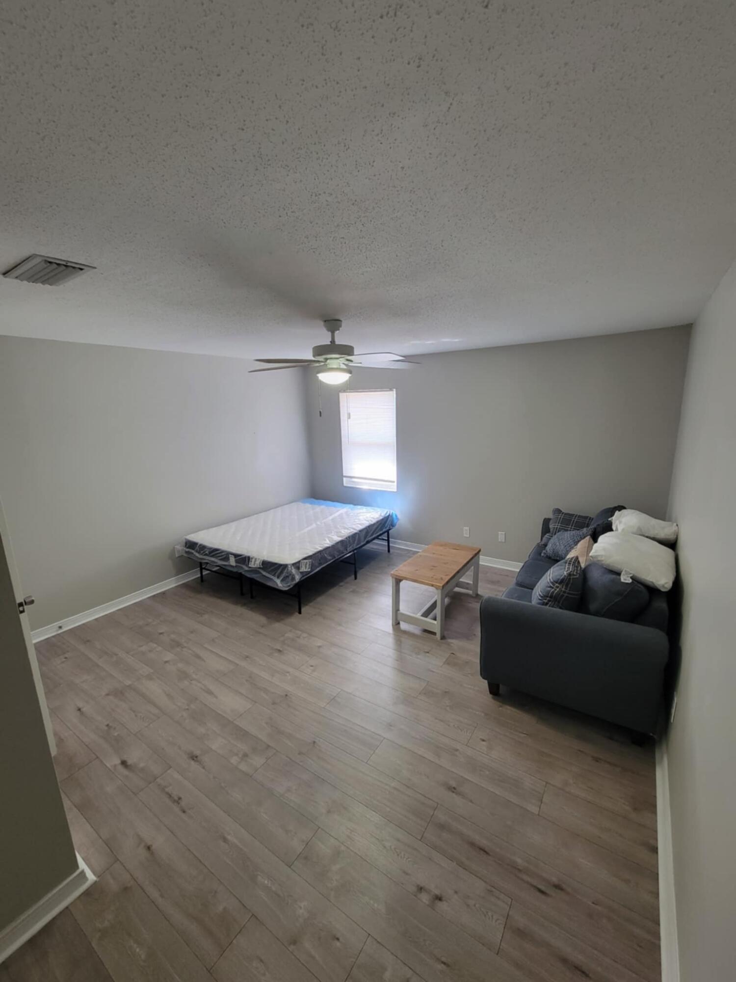 PORT DIXIE - Residential Lease