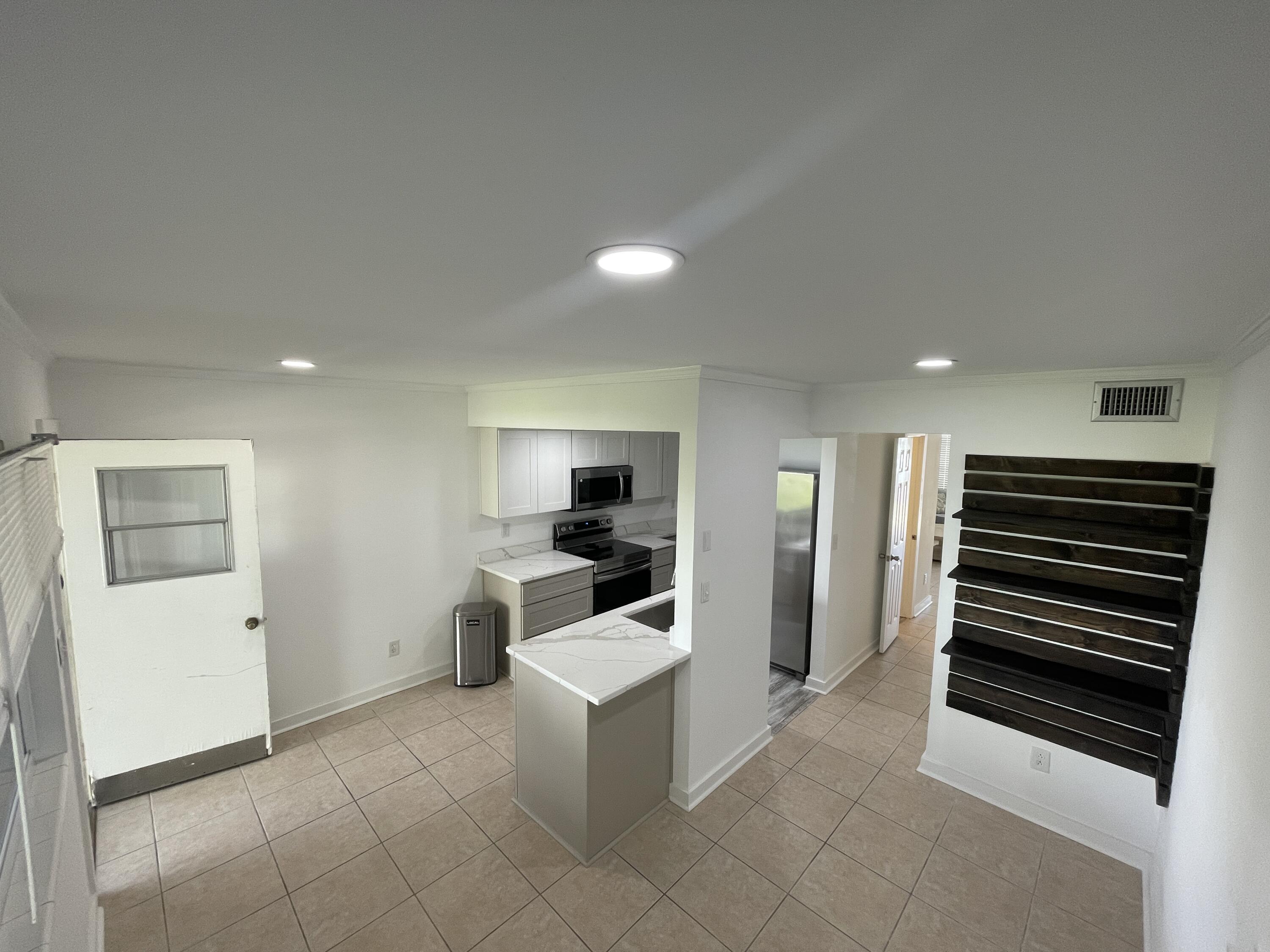 PORT DIXIE - Residential Lease