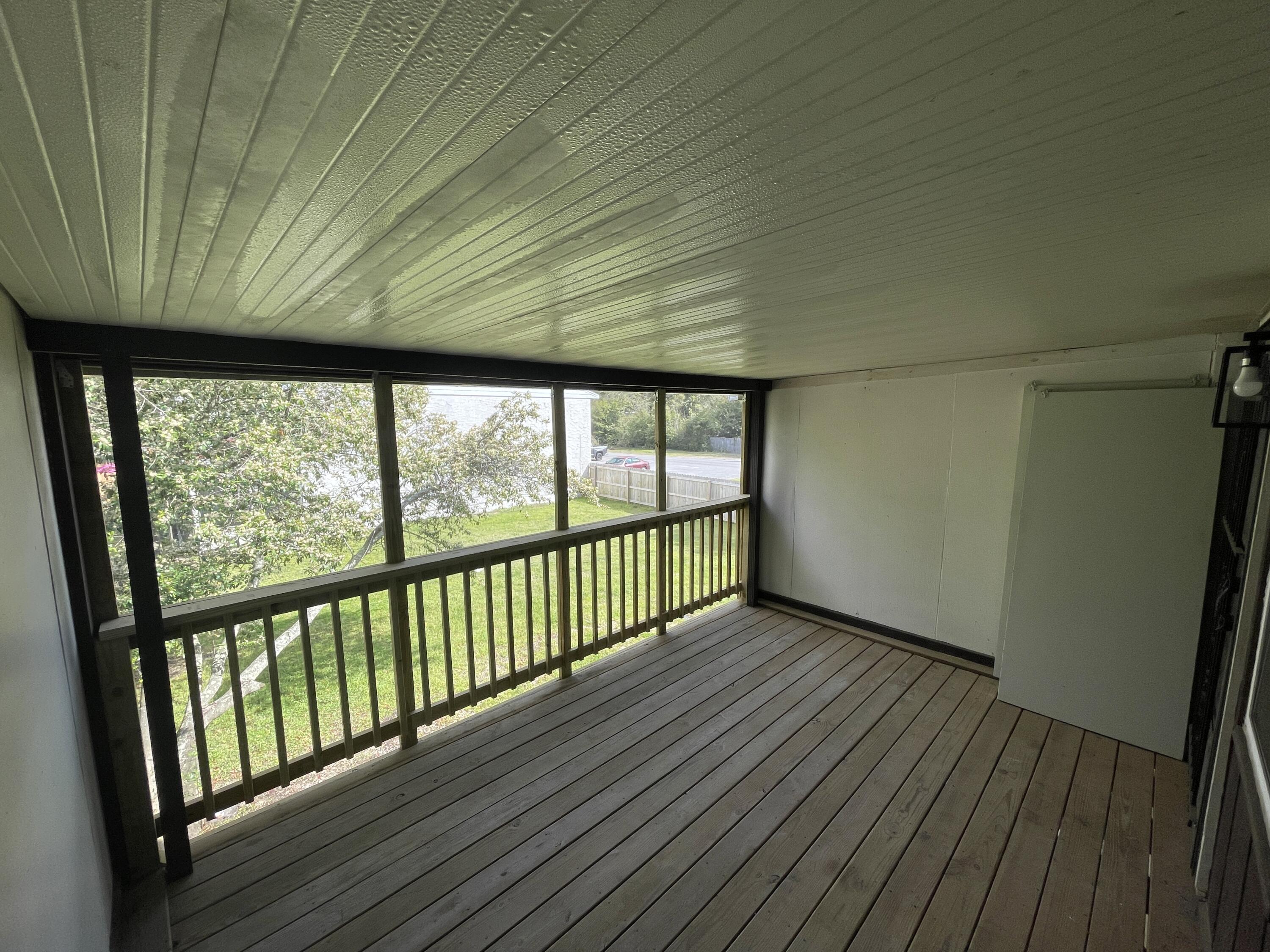 PORT DIXIE - Residential Lease