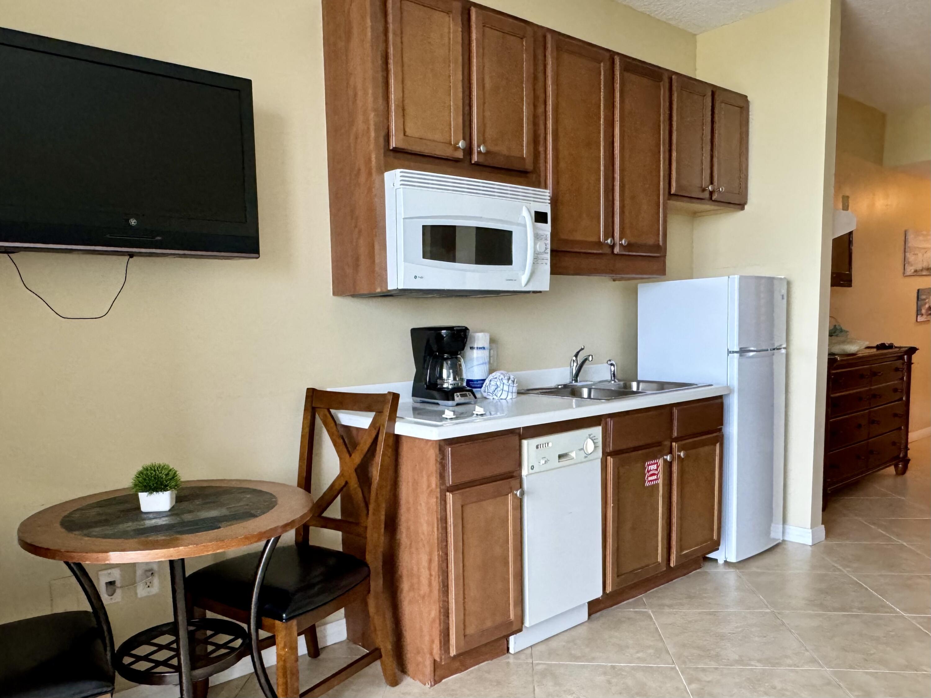 DESTIN WEST GULFSIDE VILLAS - Residential