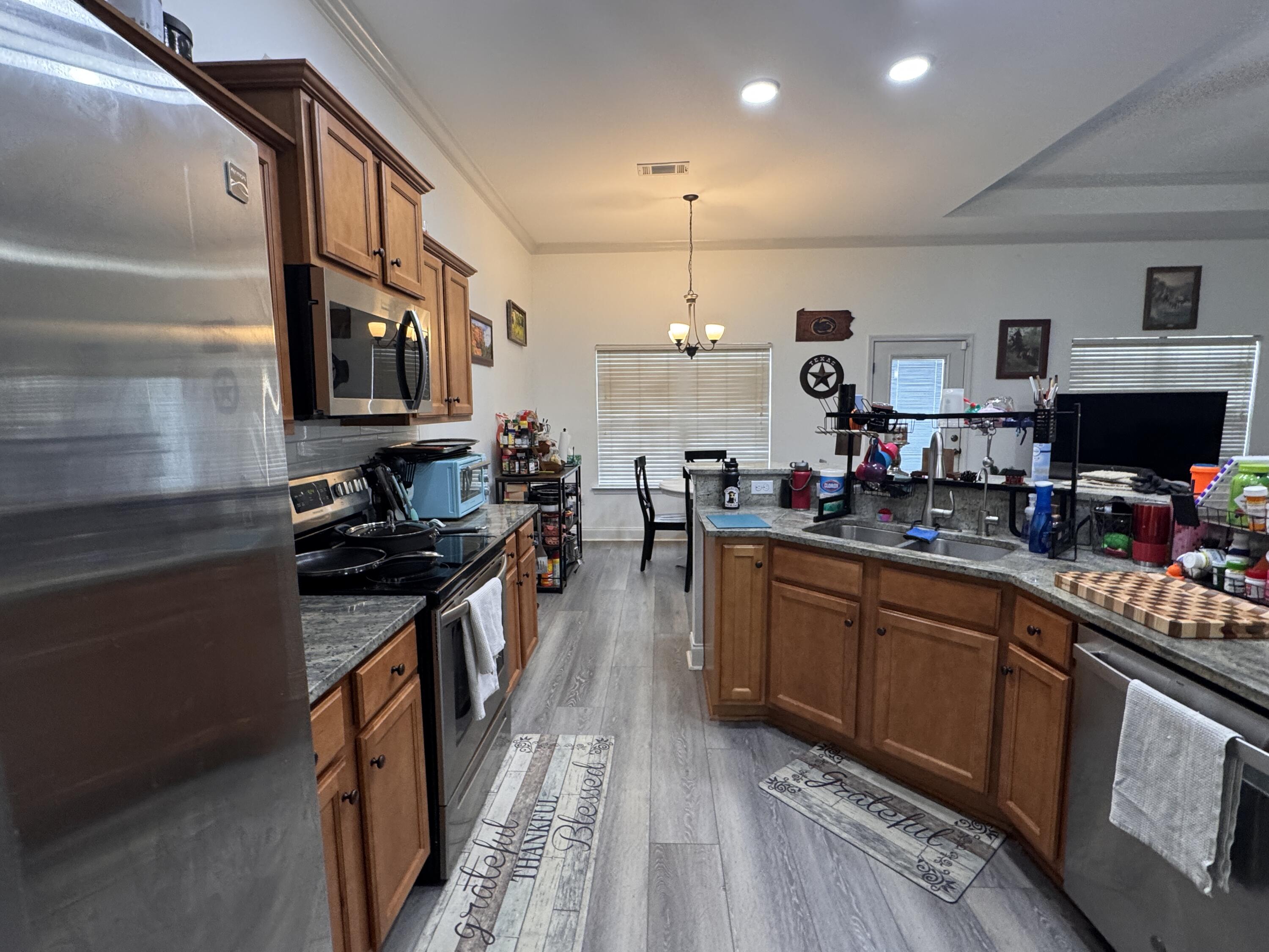 DUGGAN POND ESTATES - Residential Lease