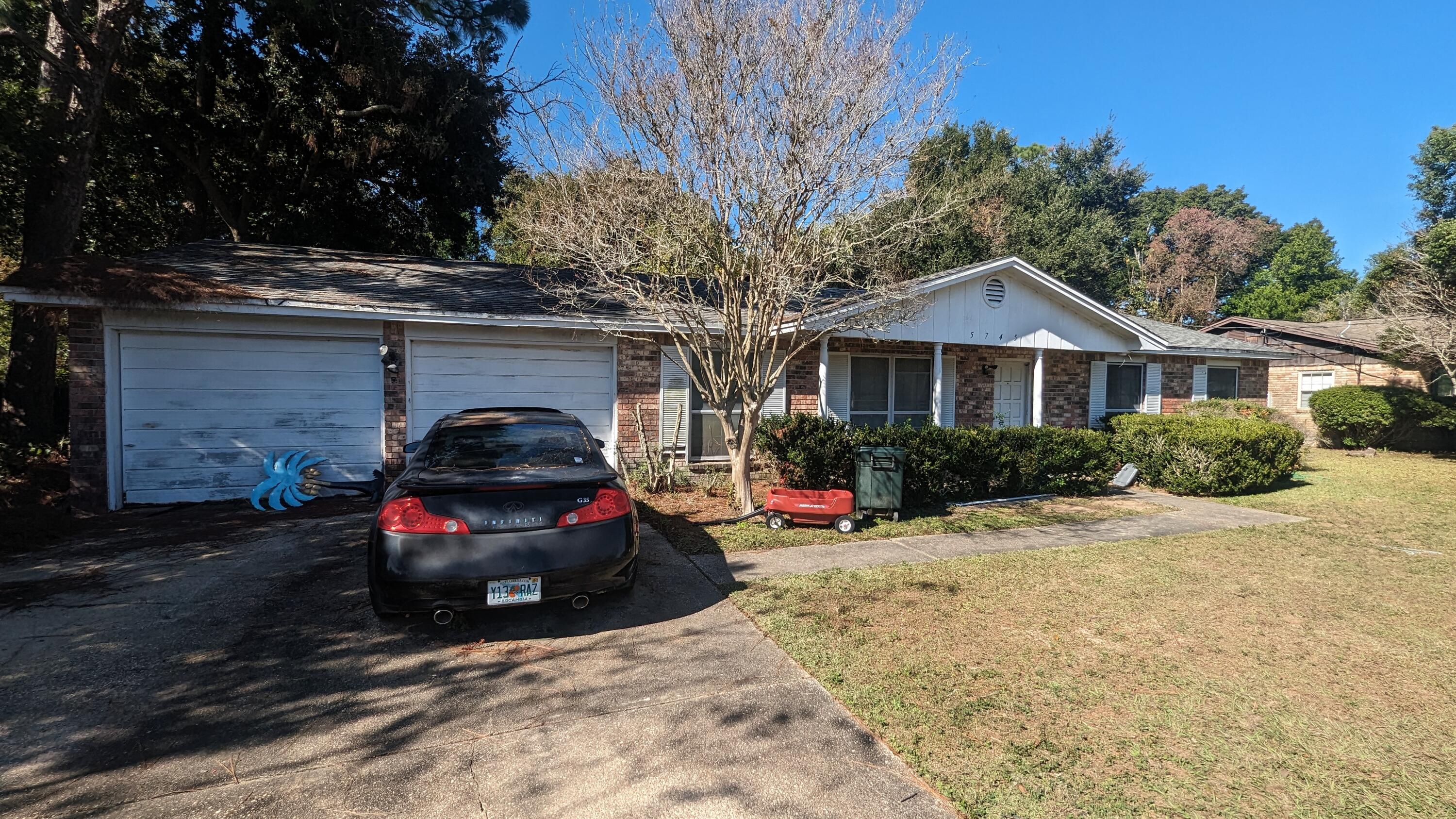 Check out this great investment opportunity in Pensacola's thriving landscape! Situated conveniently, a mere 10 minutes away from hospitals, malls, the airport, and other essential services, with the added allure of being within a 30-minute drive to pristine beaches. This property, though requiring a new roof, HVAC system, and cosmetic enhancements, is a canvas for greater potential. It presents an excellent opportunity for investors or flippers in this rapidly developing market. Contact us today to know more!