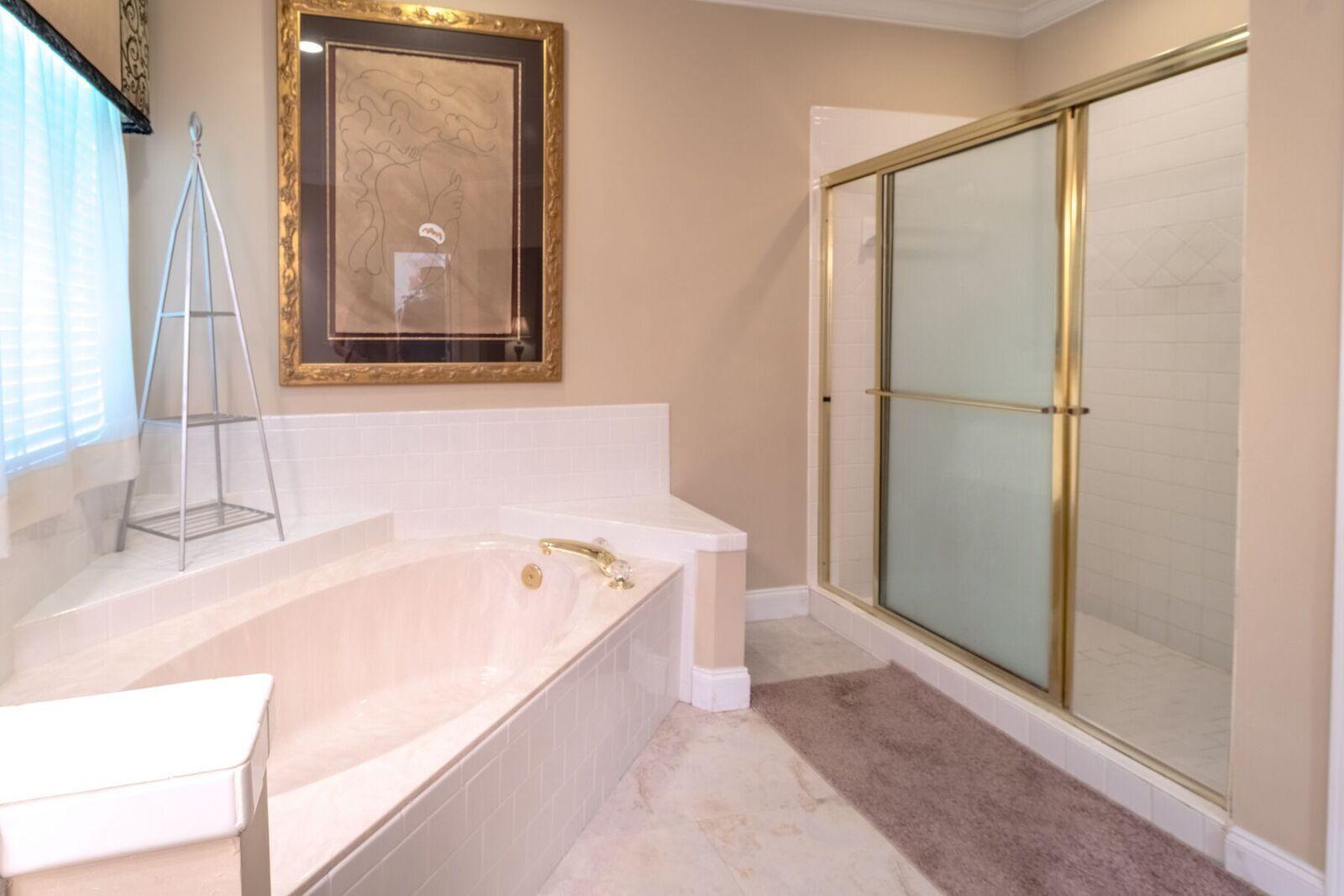 RAINTREE ESTATES - Residential