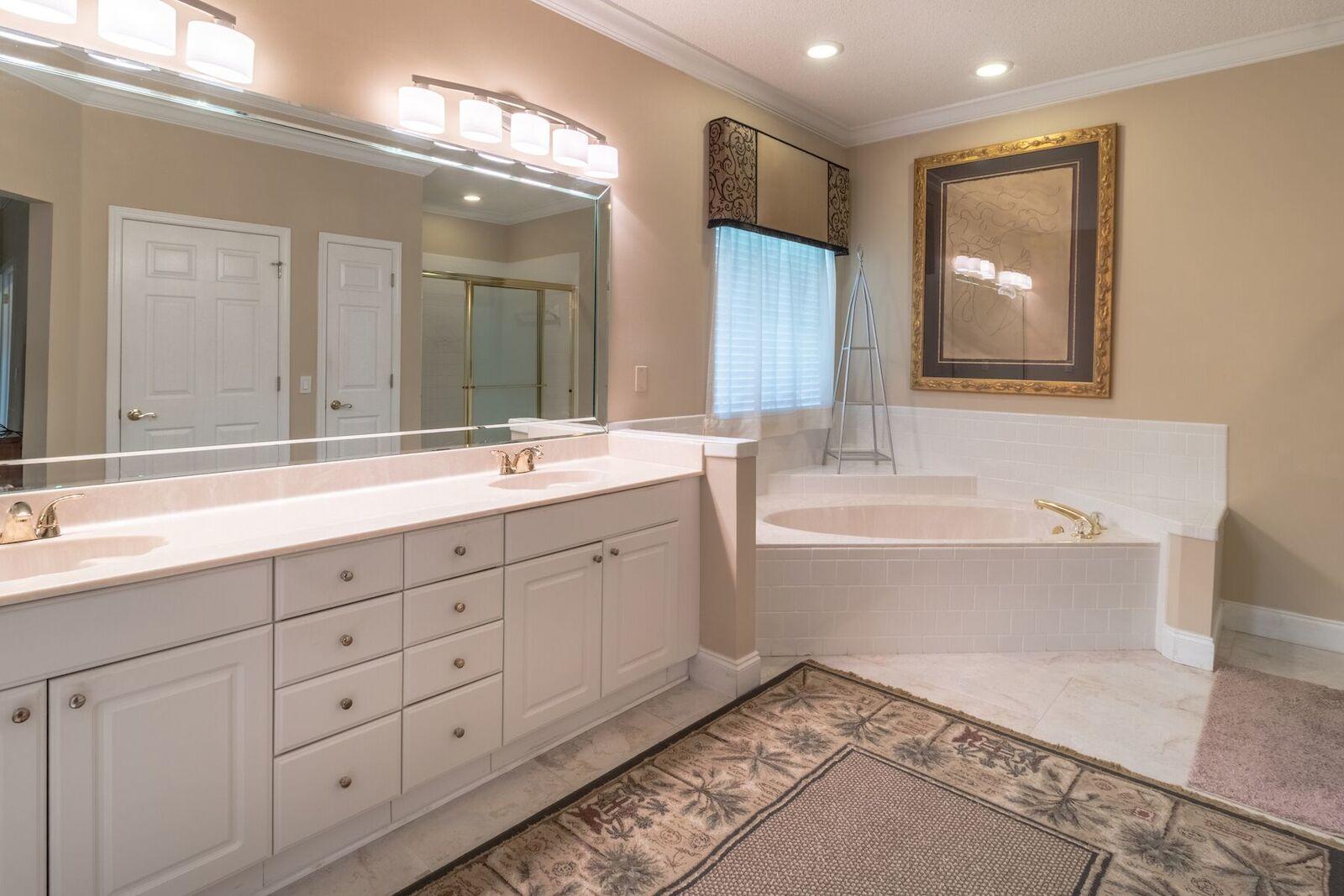 RAINTREE ESTATES - Residential