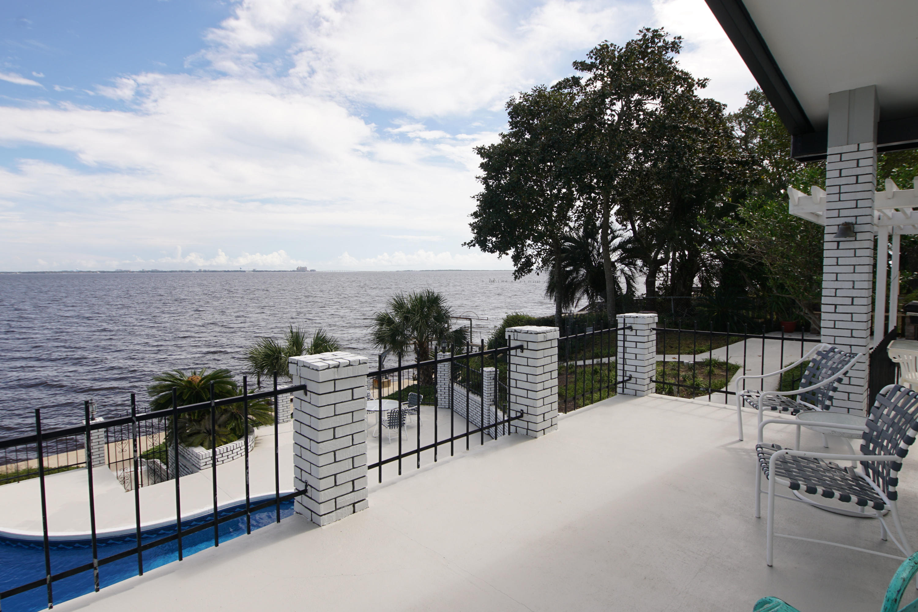 LAKE LORRAINE ESTATES - Residential