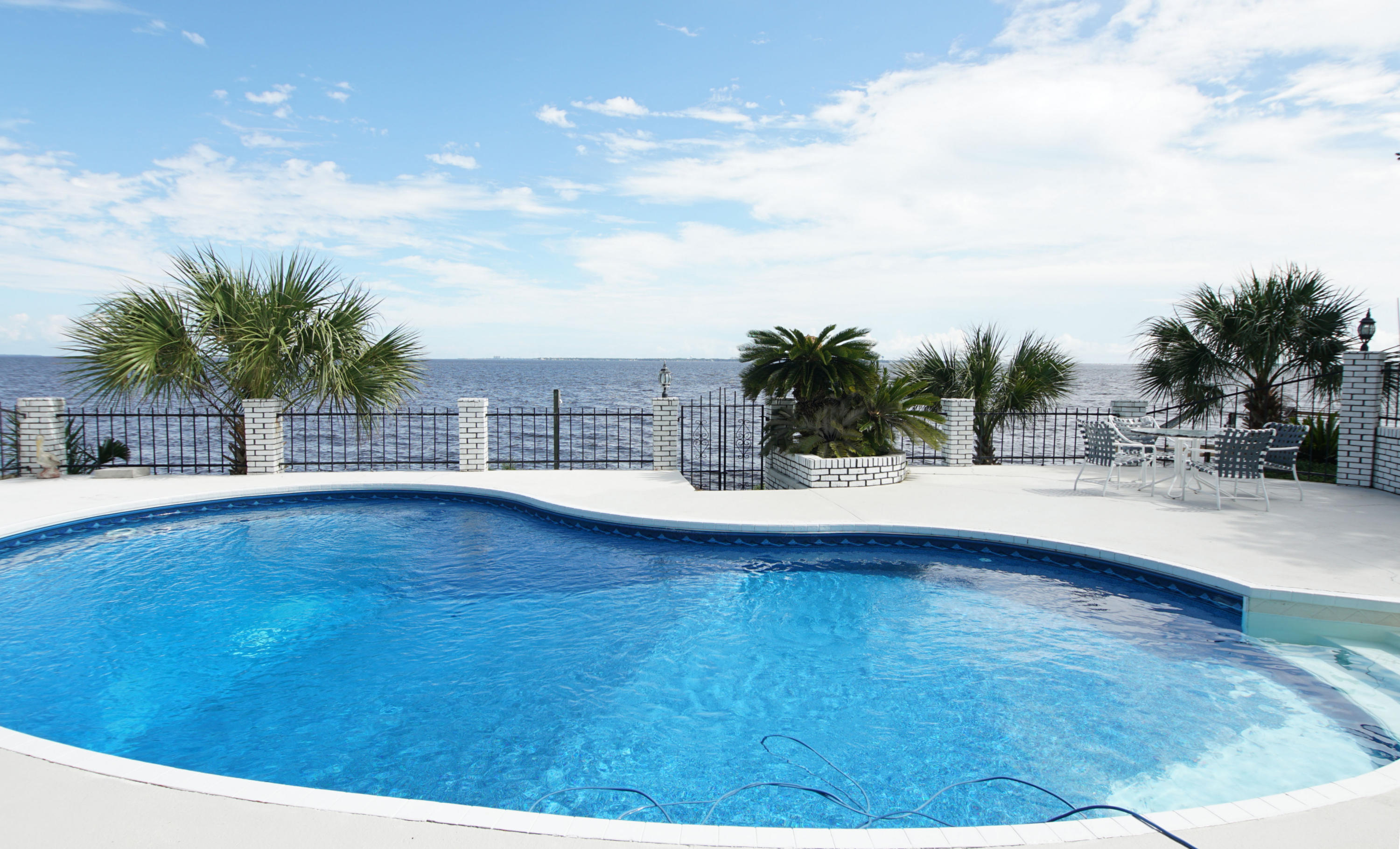 LAKE LORRAINE ESTATES - Residential