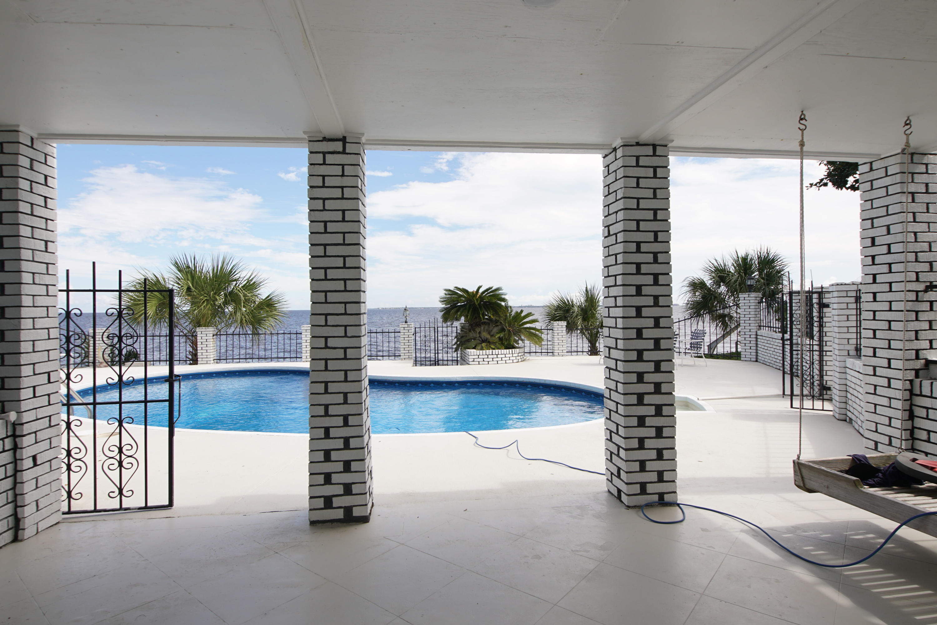 LAKE LORRAINE ESTATES - Residential