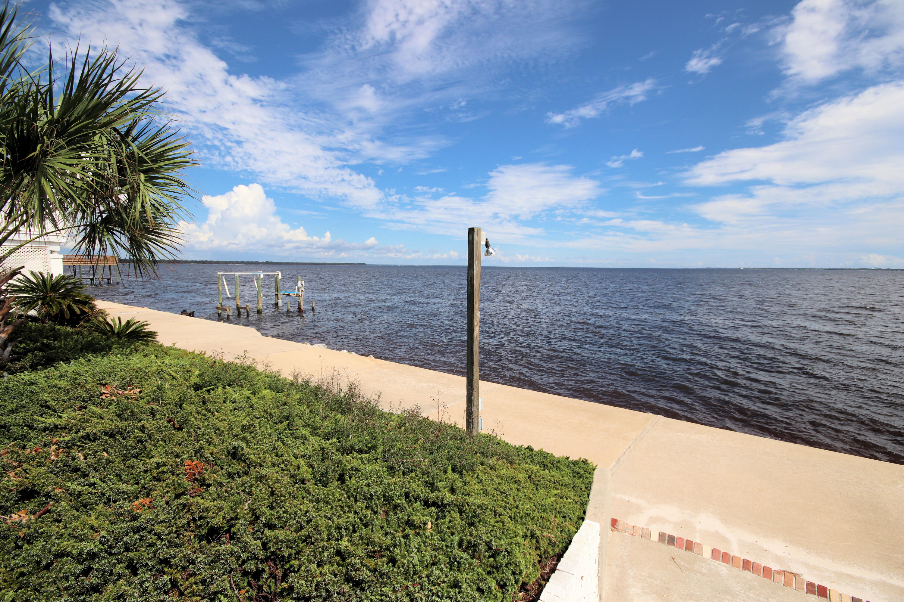 LAKE LORRAINE ESTATES - Residential