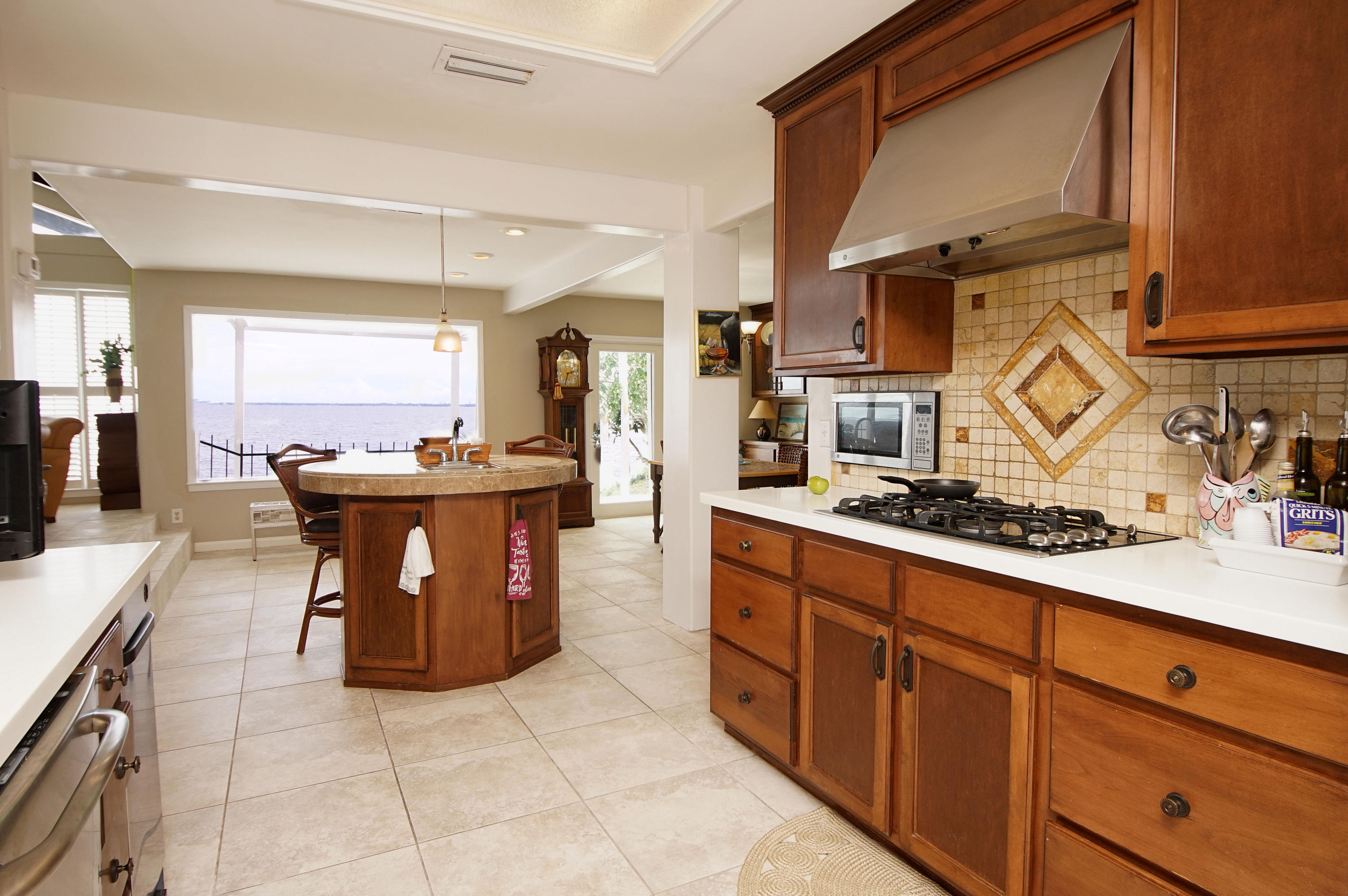 LAKE LORRAINE ESTATES - Residential