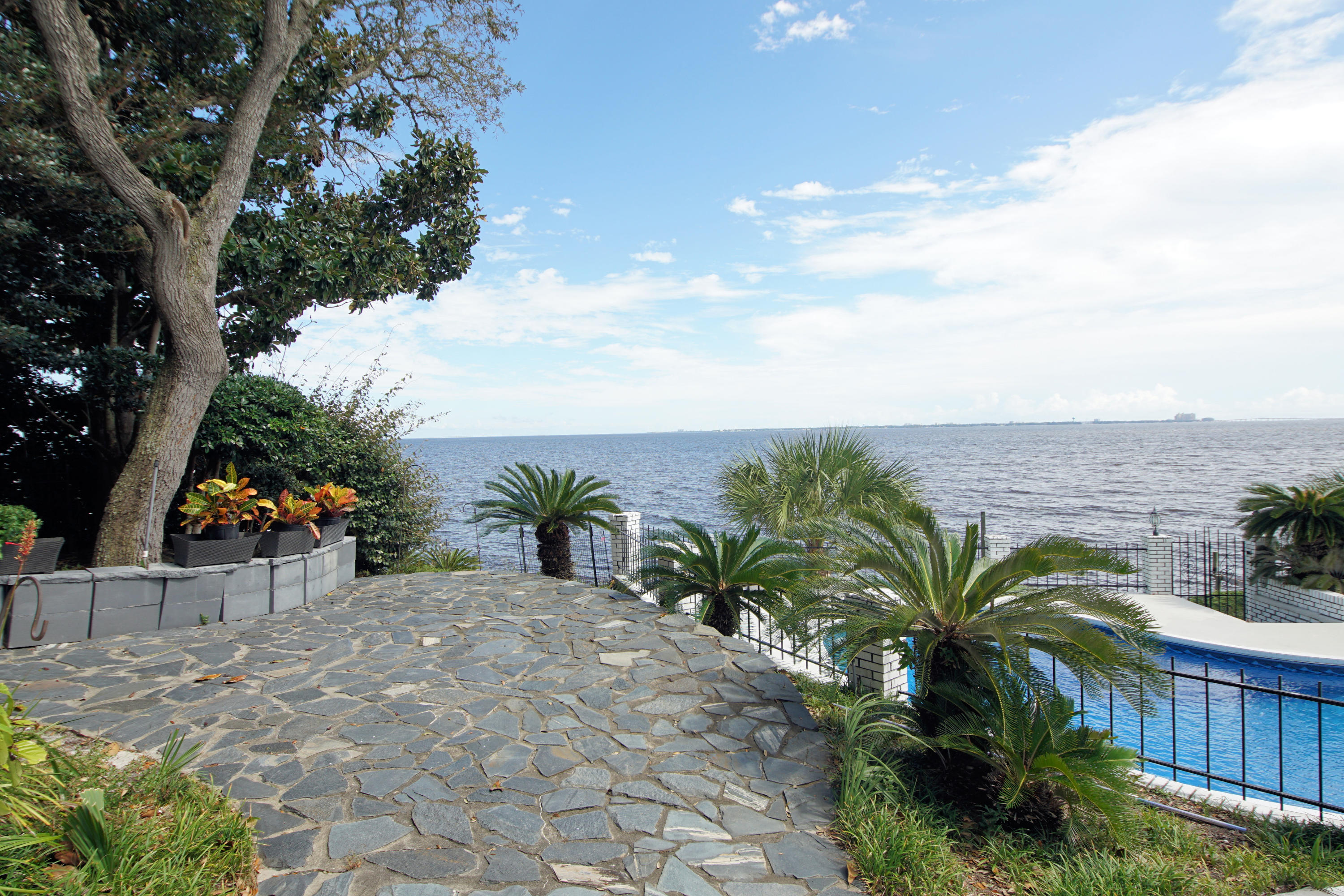 LAKE LORRAINE ESTATES - Residential