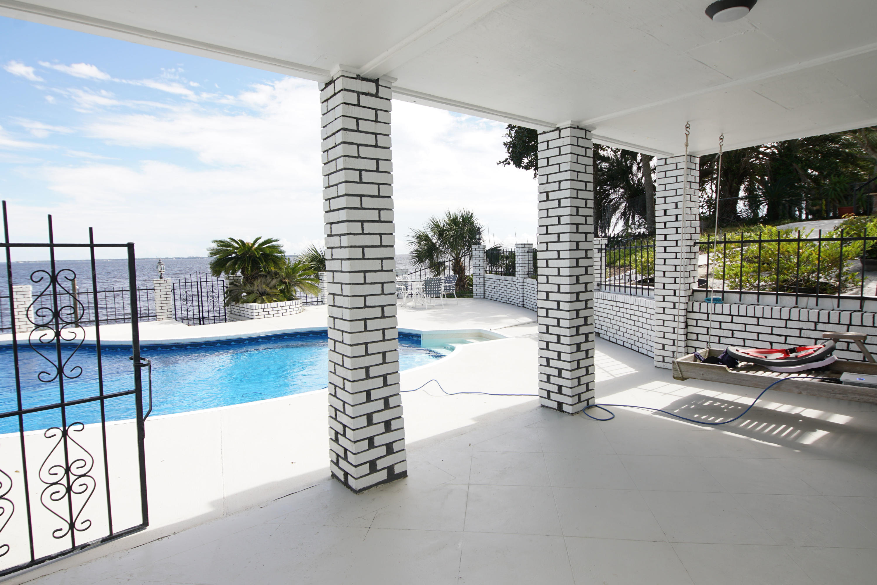 LAKE LORRAINE ESTATES - Residential