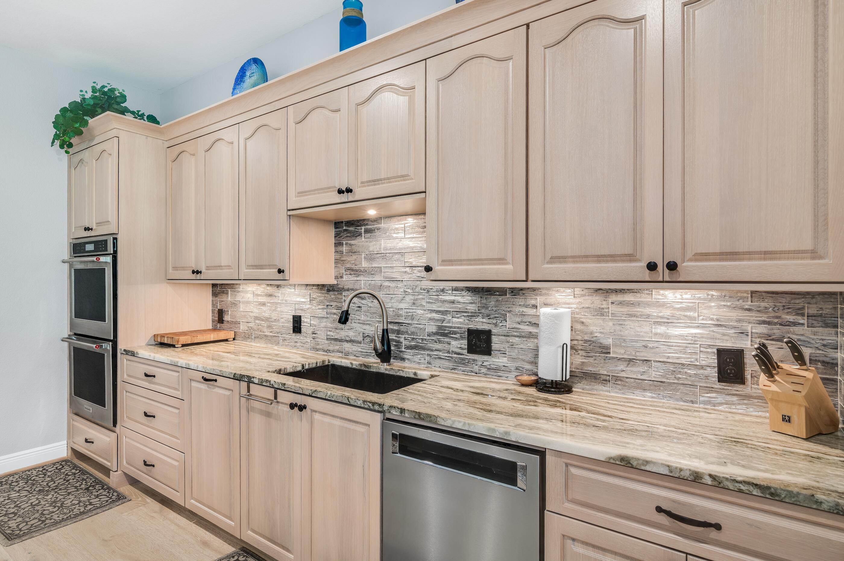 COUNTRY CLUB HILLS - Residential