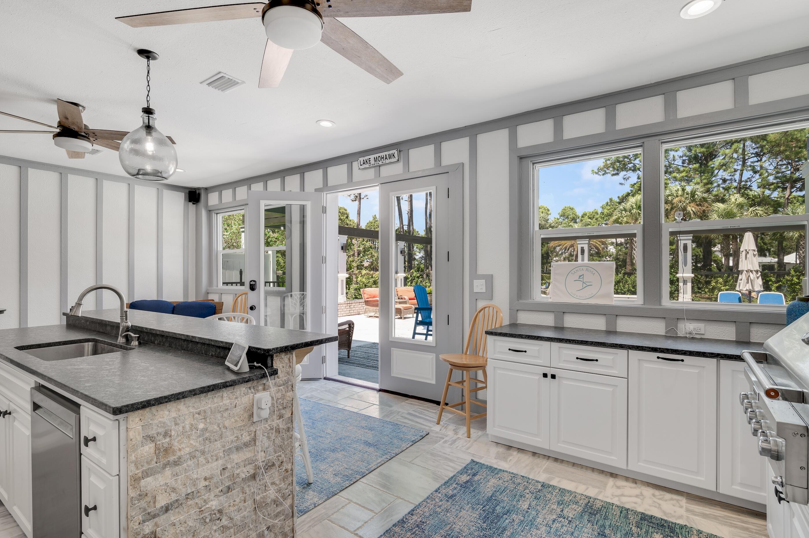 COUNTRY CLUB HILLS - Residential