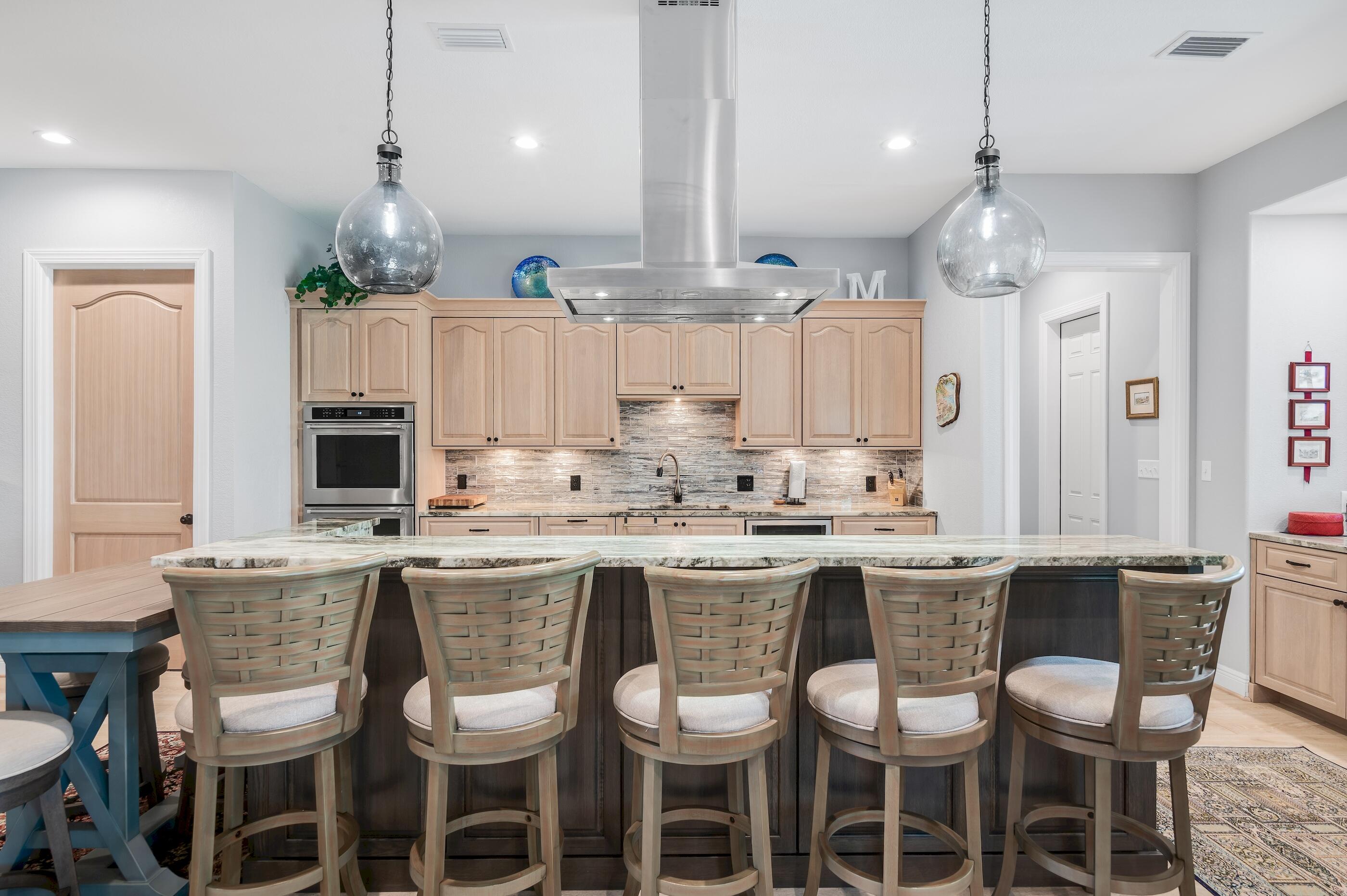 COUNTRY CLUB HILLS - Residential