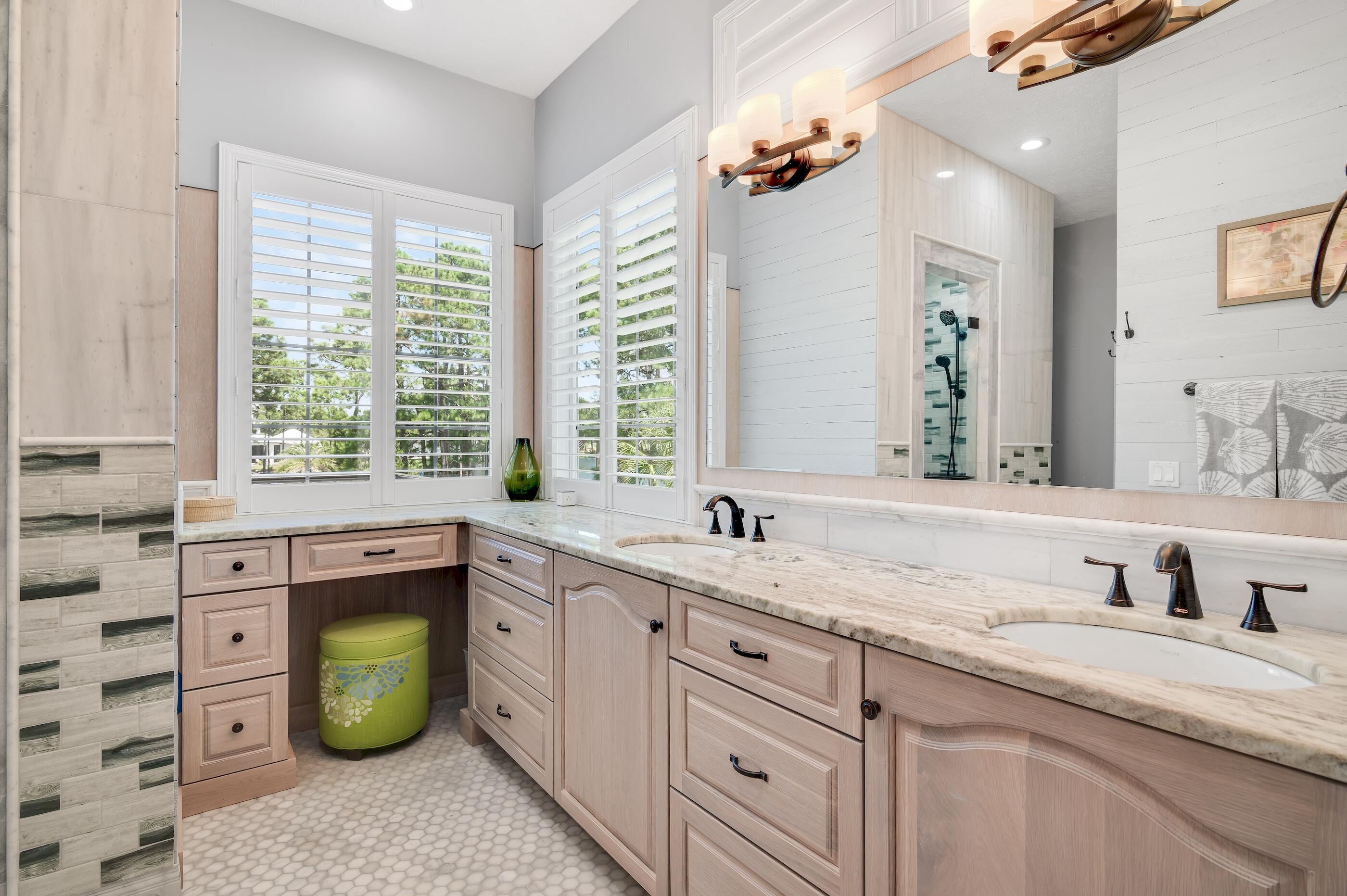 COUNTRY CLUB HILLS - Residential