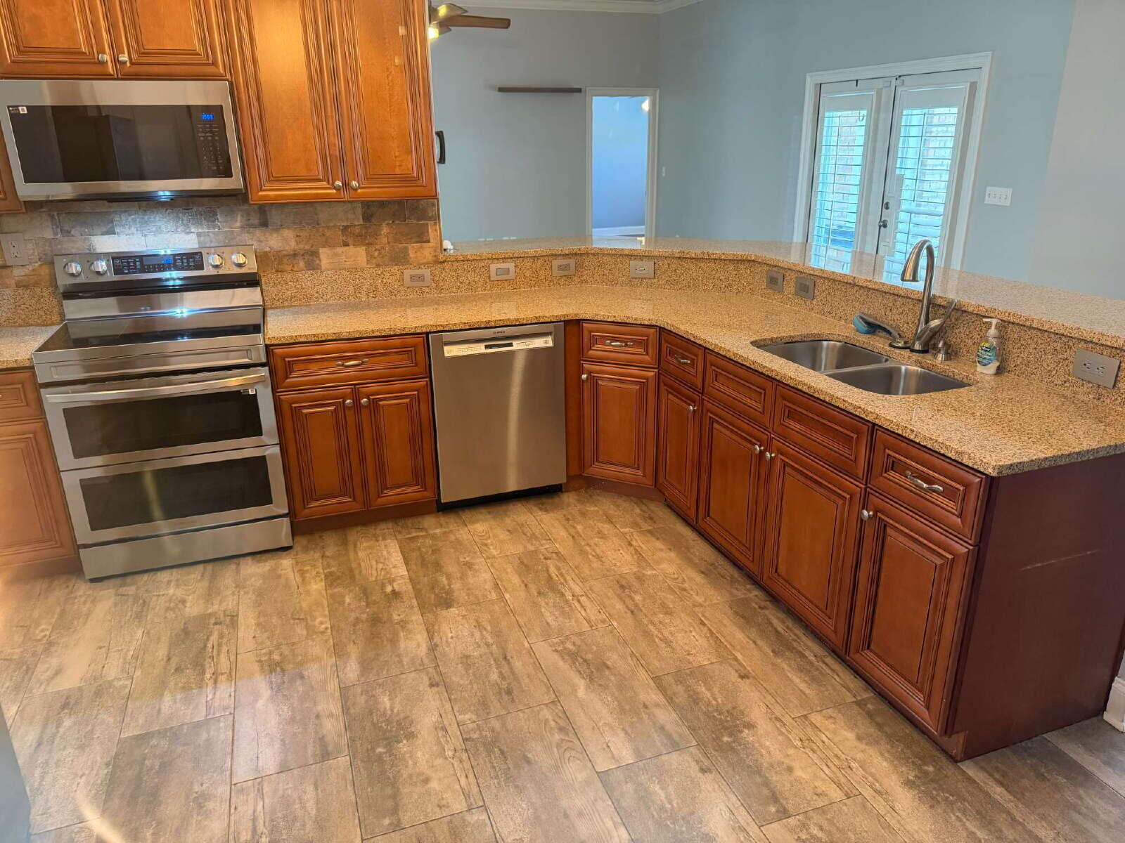 ASHTIN ESTATES - Residential Lease