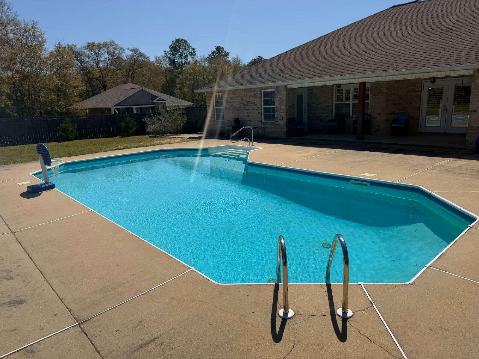 ASHTIN ESTATES - Residential Lease