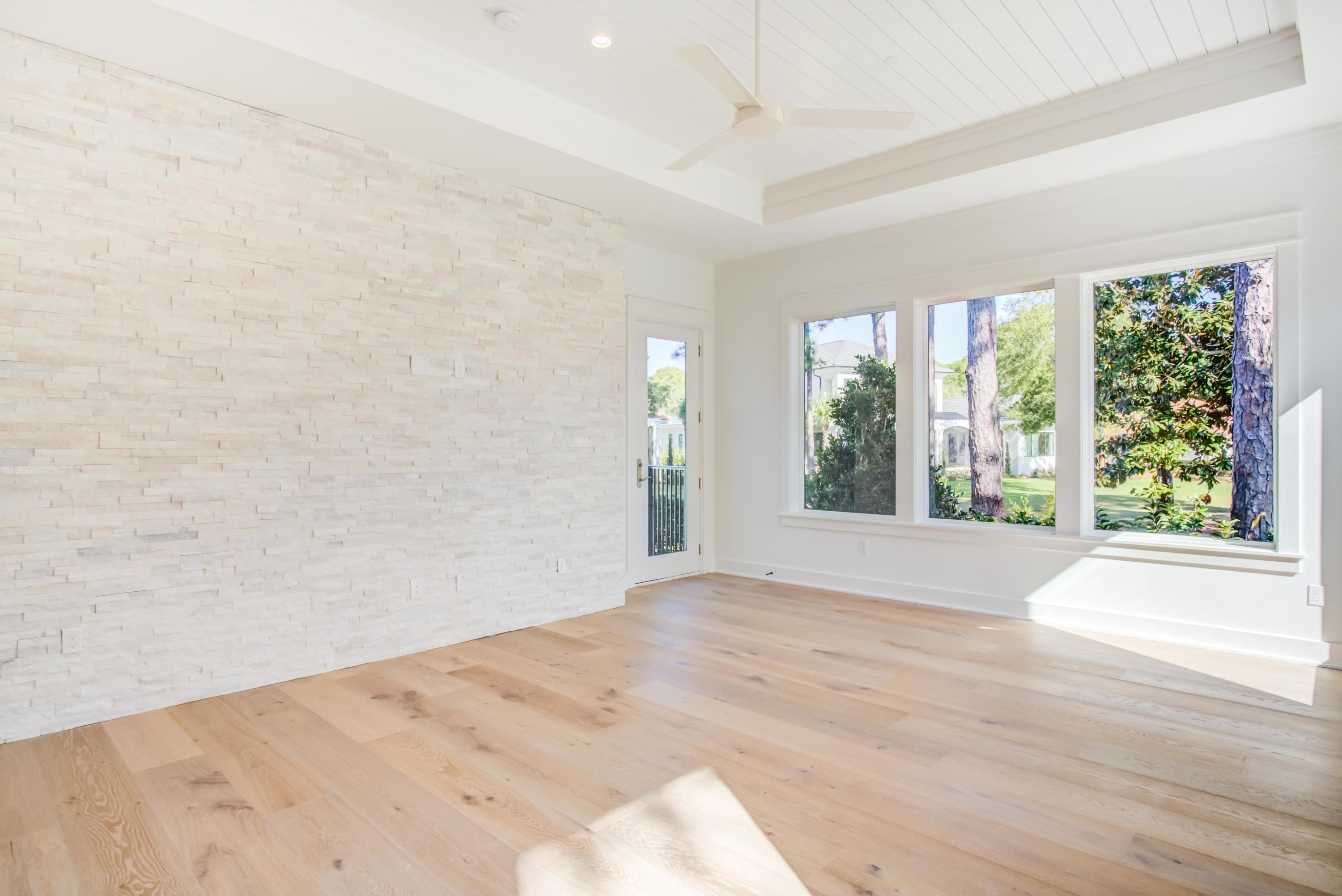 BURNT PINE - Residential