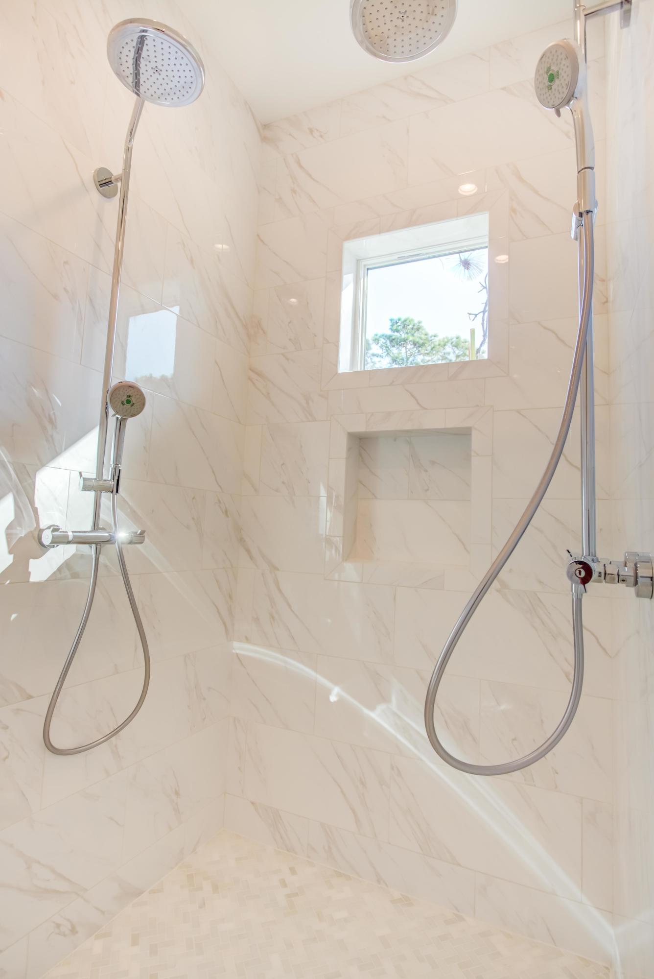 BURNT PINE - Residential