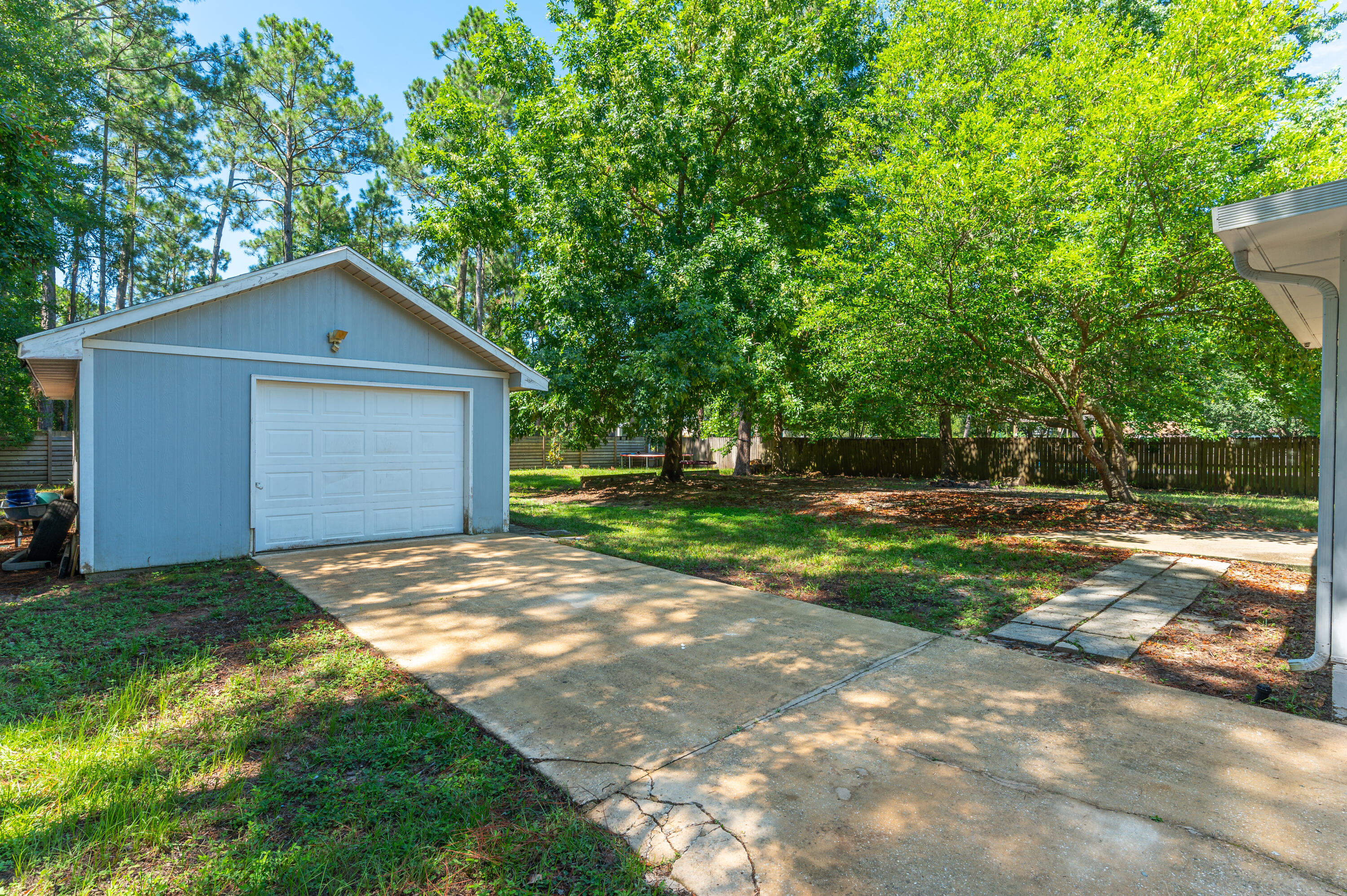 HOLLEY BY THE SEA - Residential