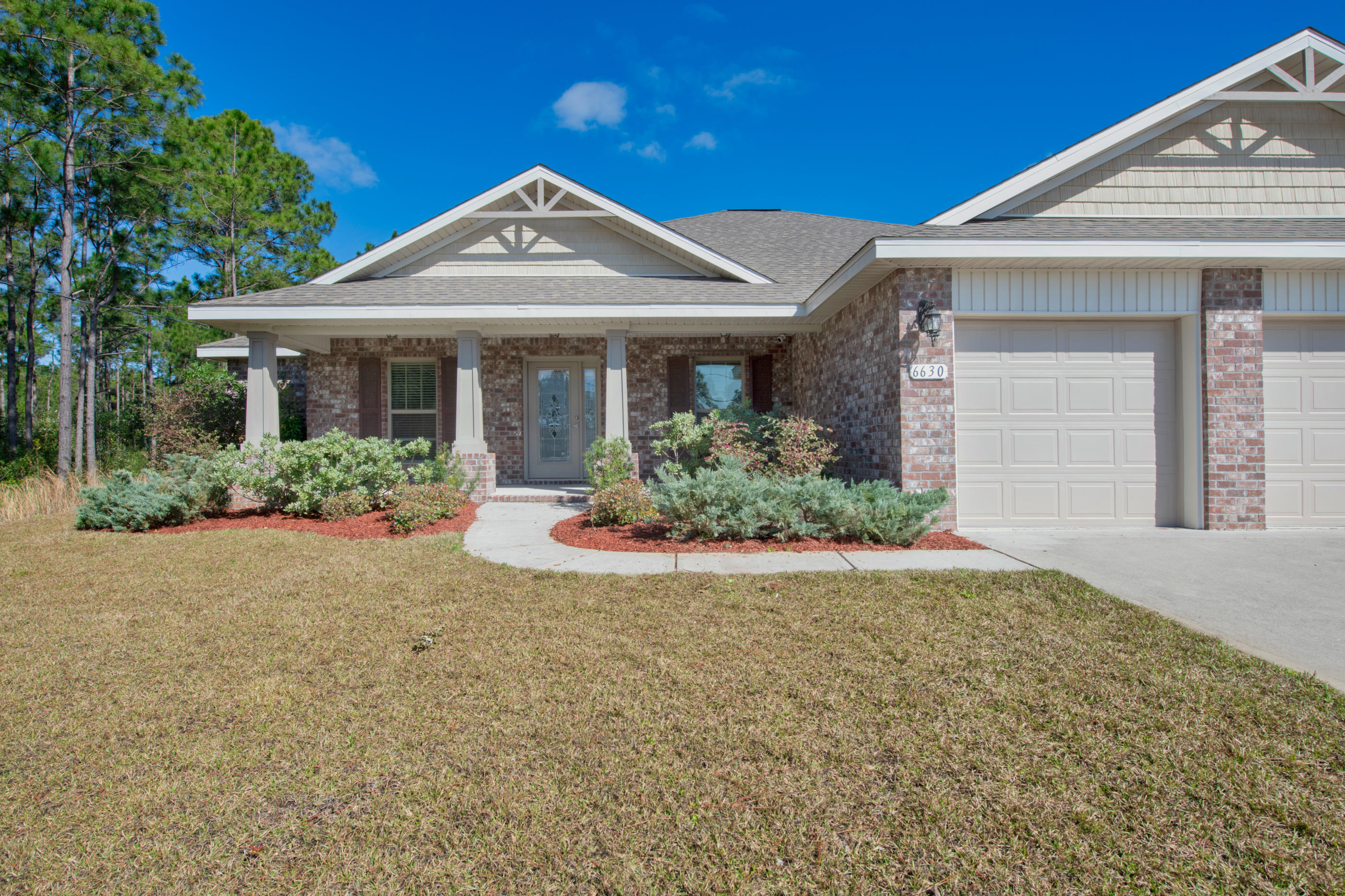 Welcome to your new home!! This home is like-new and single-family owned. Start your day by enjoying your morning coffee on the covered front porch. You will enter this home into a foyer with a formal living area (or optional office space) to your left and a formal dining area to your right. After passing the arched entryway, you enter the over-sized family room. The 10' high ceilings make the space feel warm and welcoming. Just off the family room is a breakfast nook with plenty of room for the entire family. From the nook you will enter the chef's dream kitchen. All appliances have been replaced and are less than a year old. Enjoy the extra over and under cabinet lighting and convenient 'pot drawers' located in the island. Just off the kitchen is a combined pantry and laundry room with