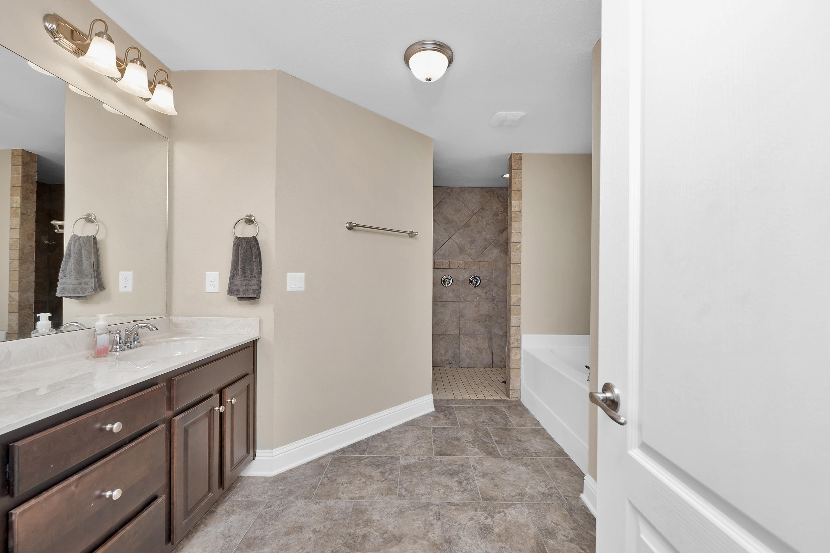 HOLLEY BY THE SEA - Residential