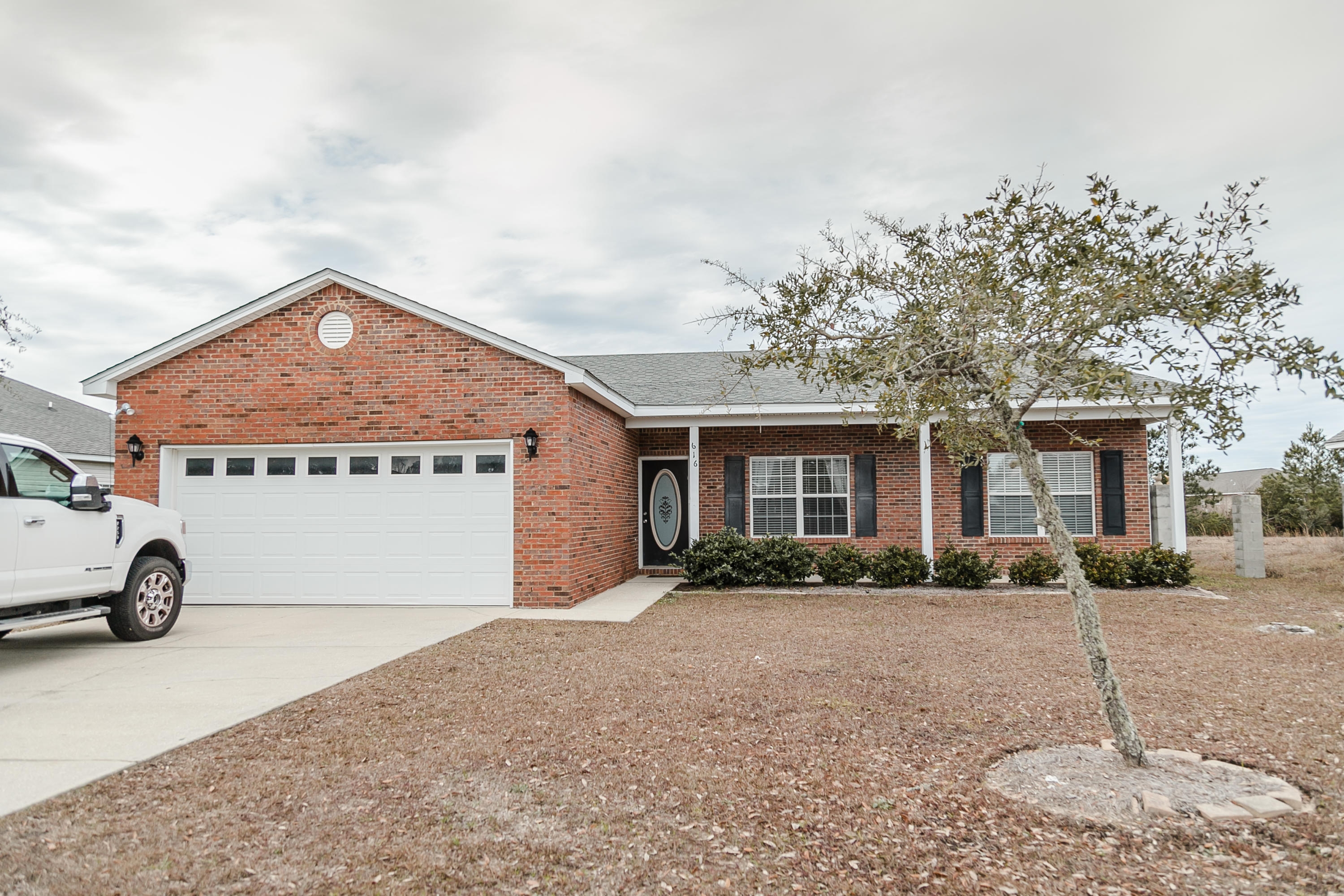 BRANDON OAKS 2ND ADD - Residential