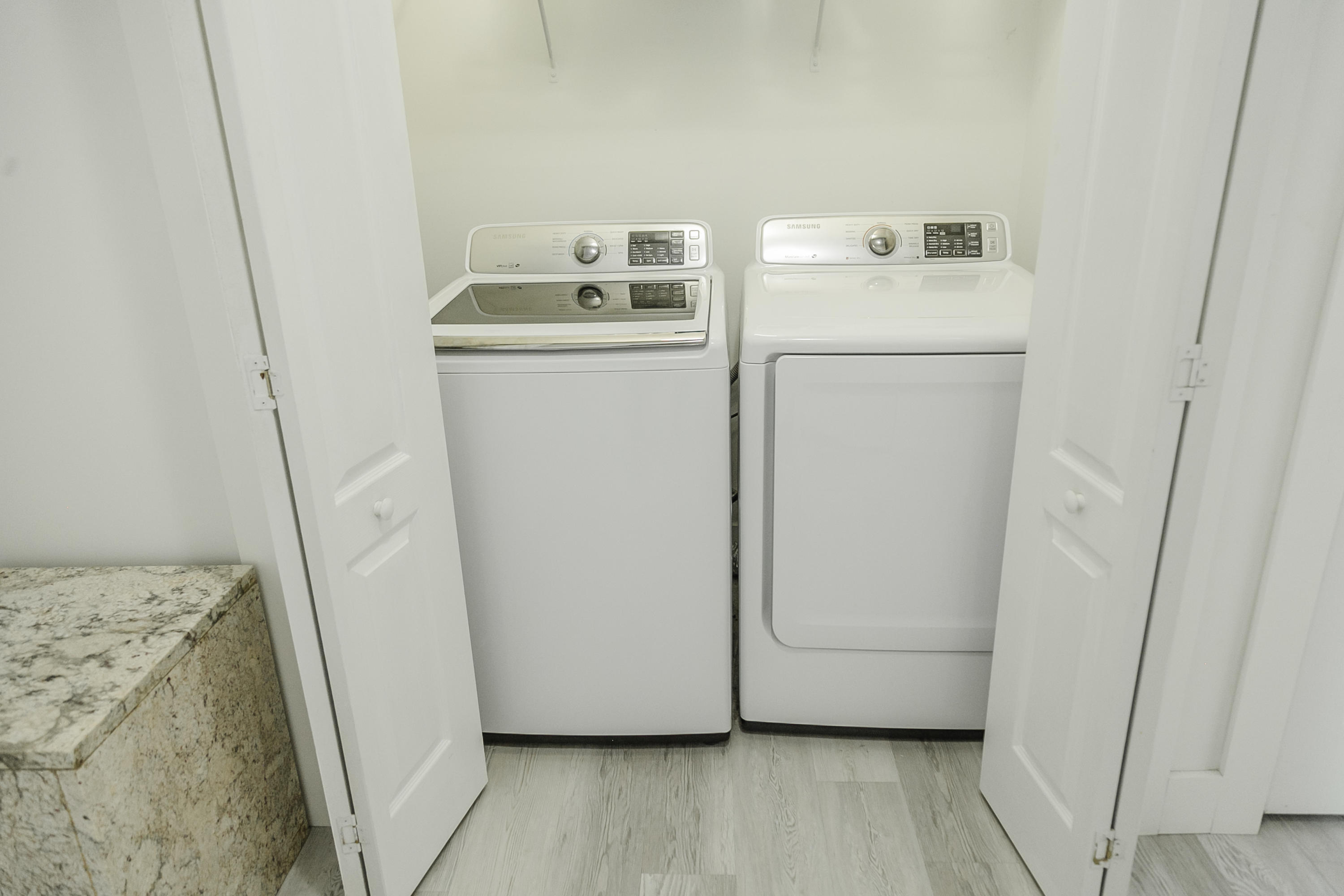 BRANDON OAKS 2ND ADD - Residential