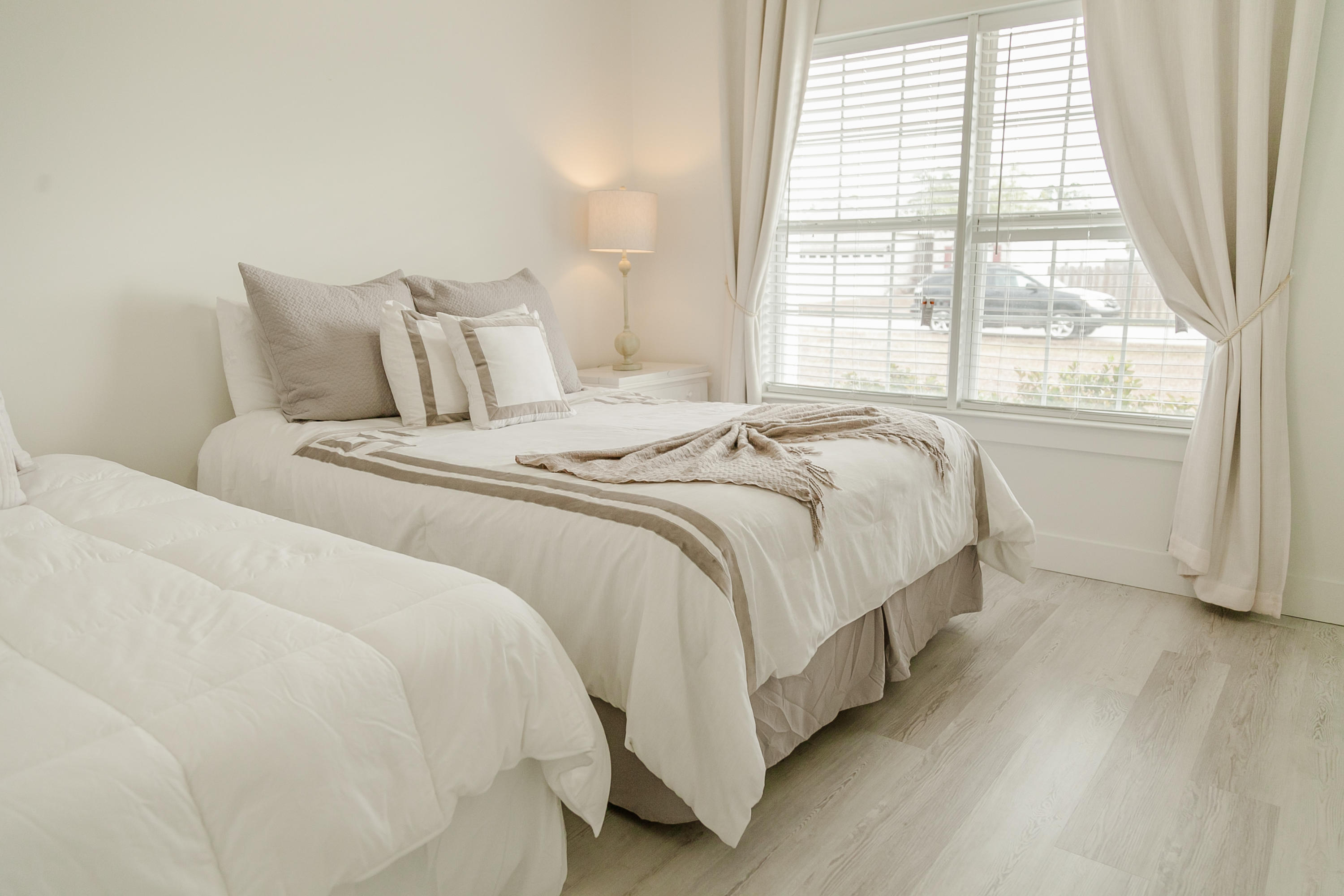 BRANDON OAKS 2ND ADD - Residential