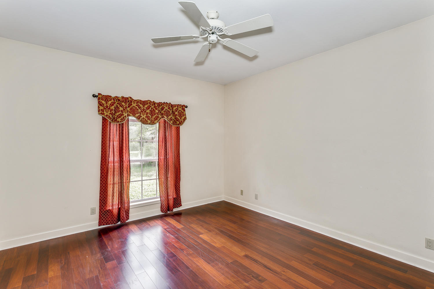 BAY CLIFFS - Residential