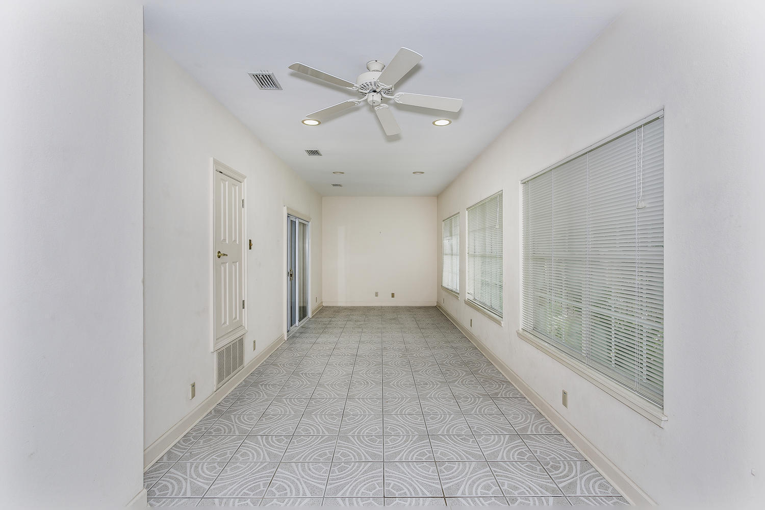 BAY CLIFFS - Residential