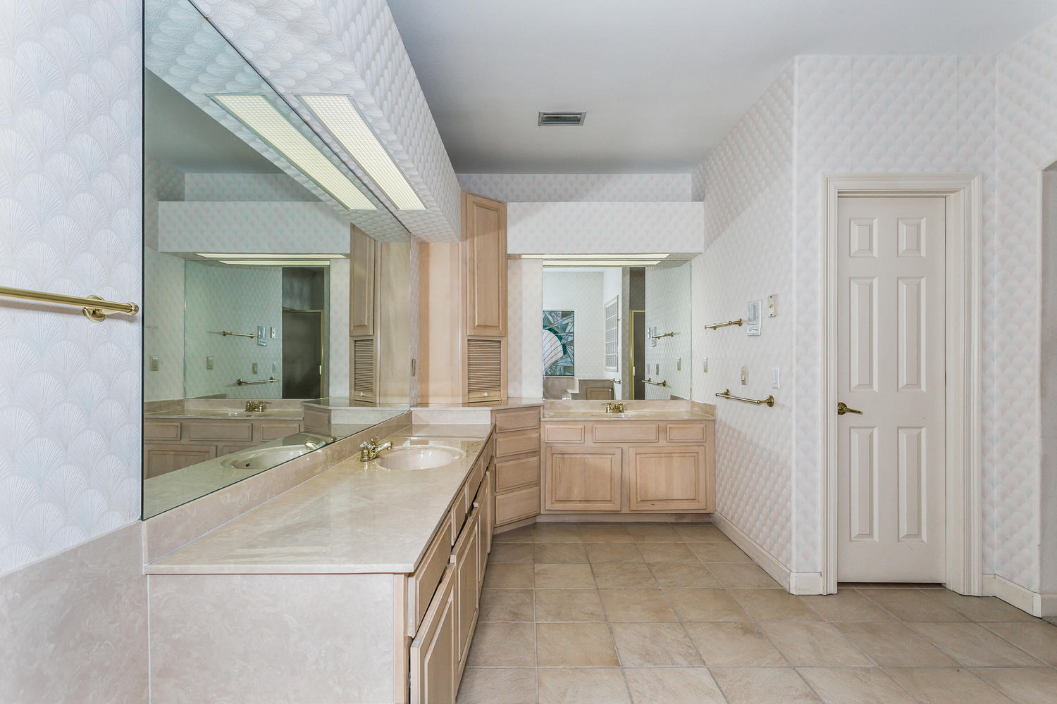 BAY CLIFFS - Residential